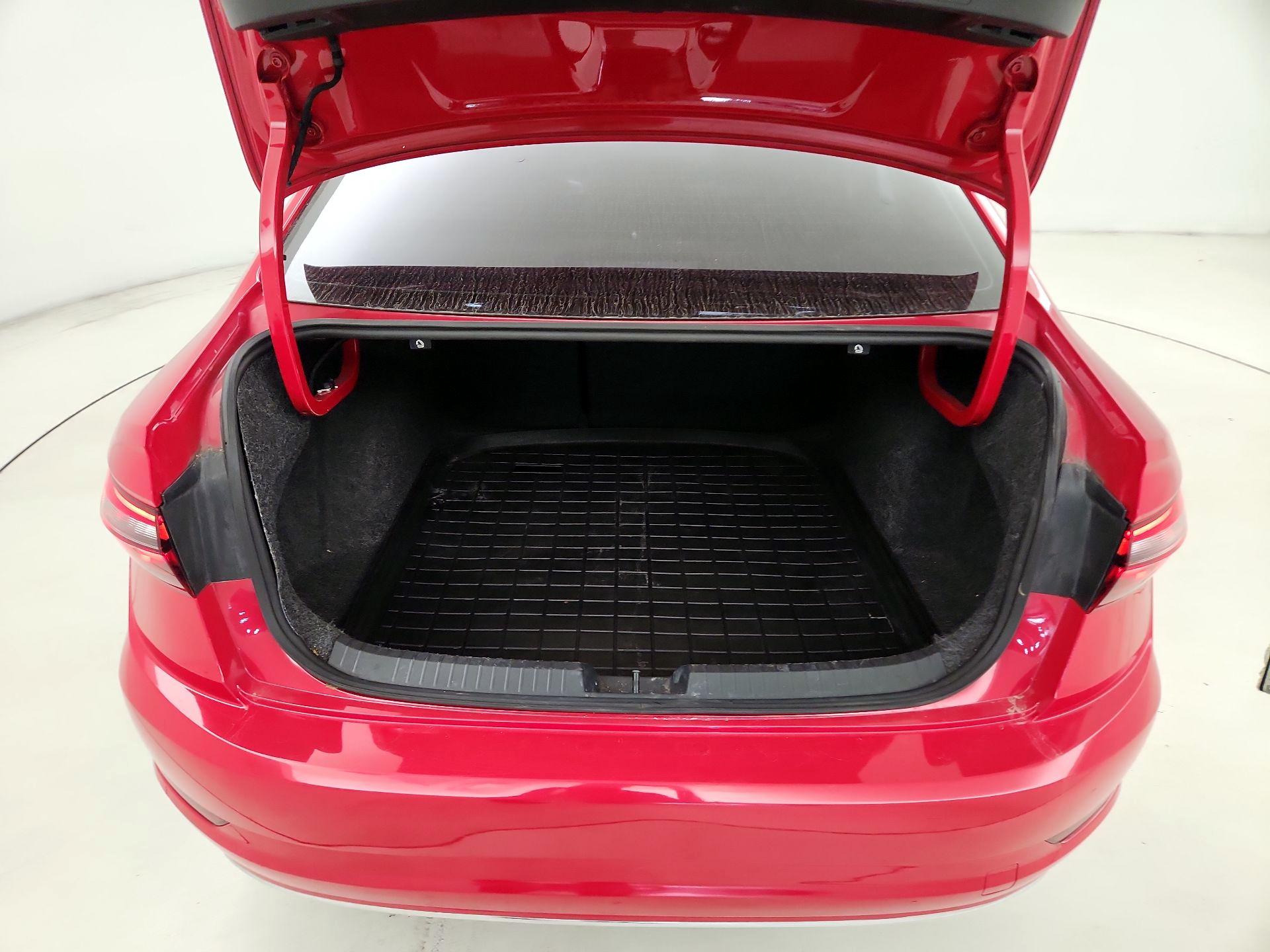 Thumbnail: 2021 Volkswagen Jetta - 16