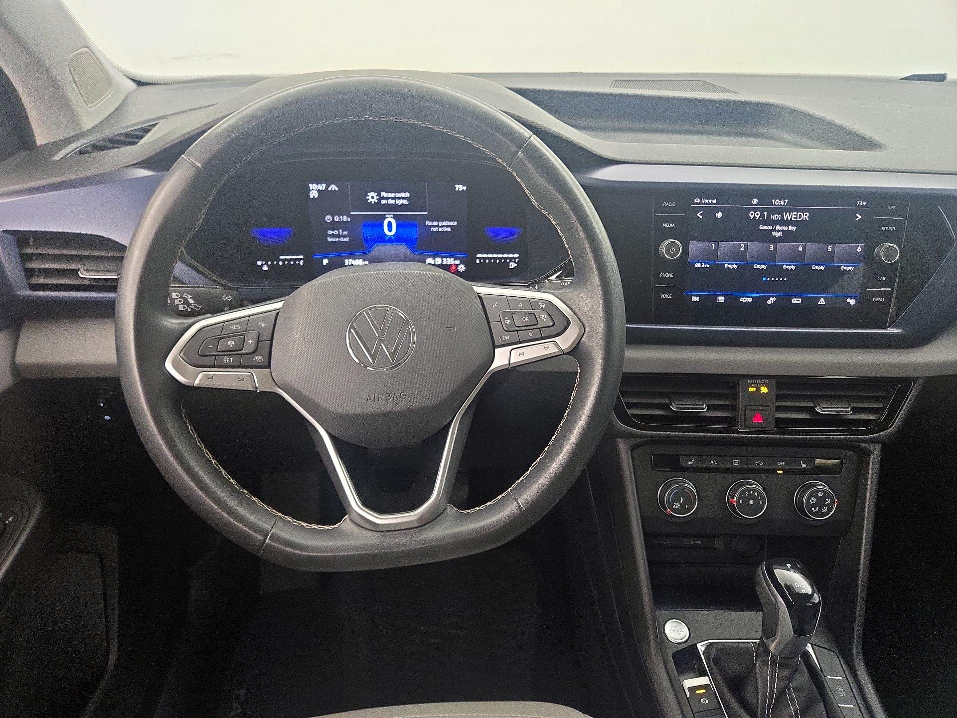 Thumbnail: 2022 Volkswagen Taos - 10