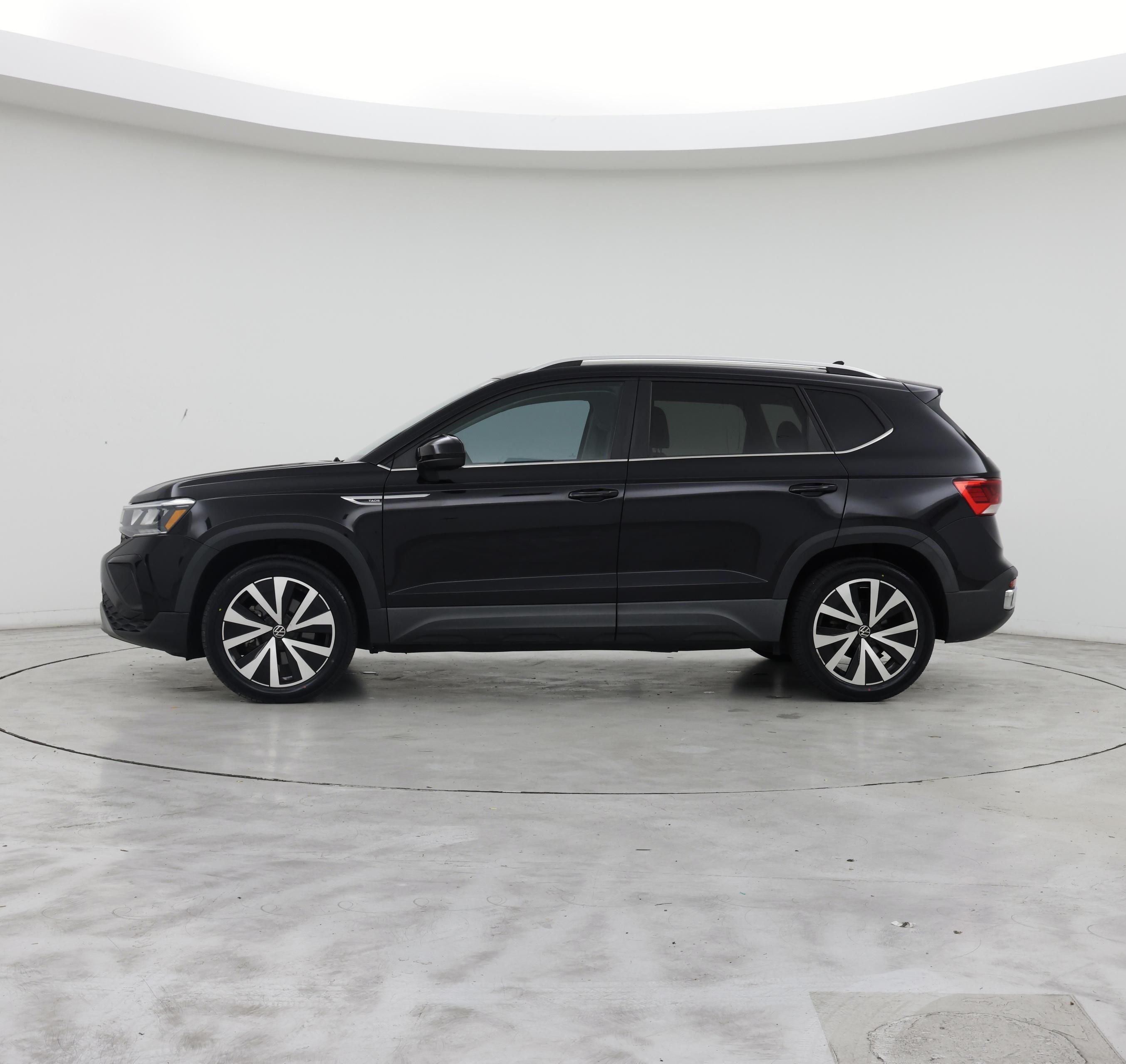 Thumbnail: 2022 Volkswagen Taos - 3