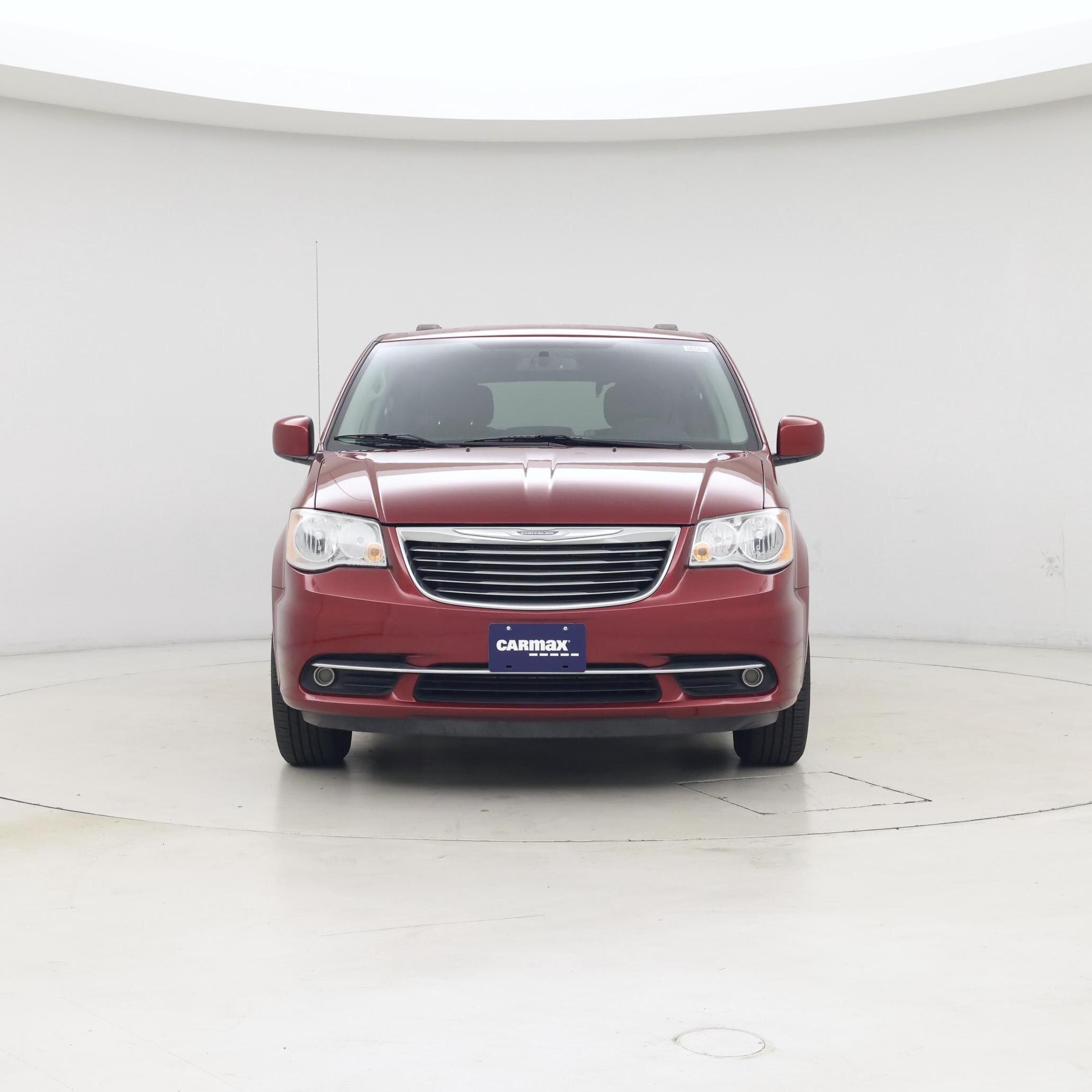 Thumbnail: 2016 Chrysler Town & Country - 5