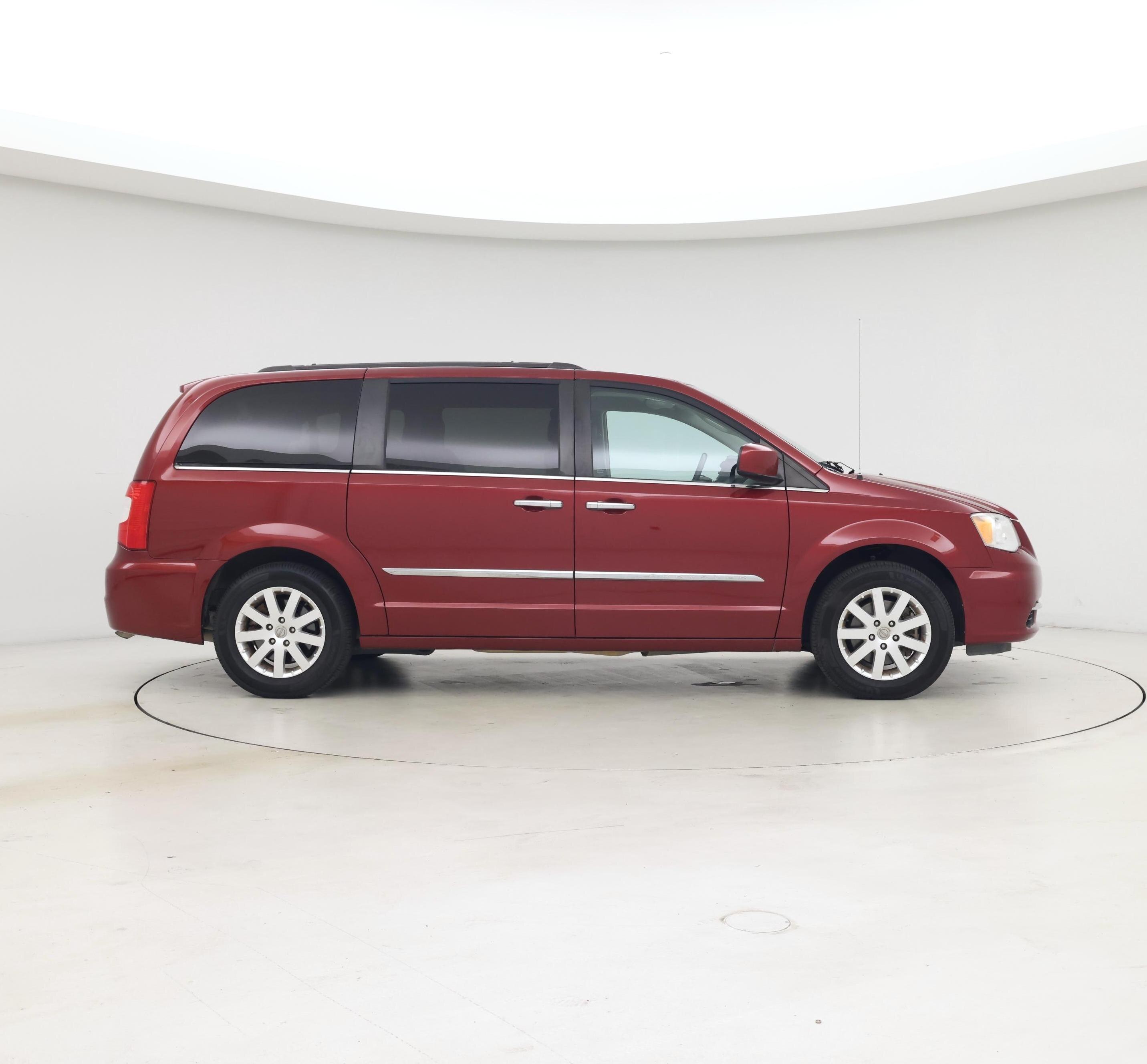 Thumbnail: 2016 Chrysler Town & Country - 7