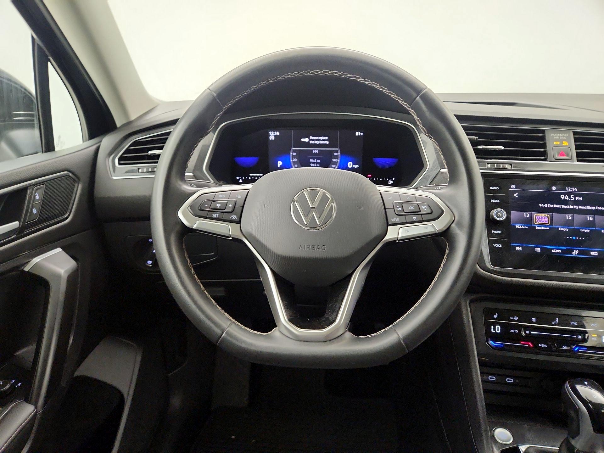 Thumbnail: 2022 Volkswagen Tiguan - 10