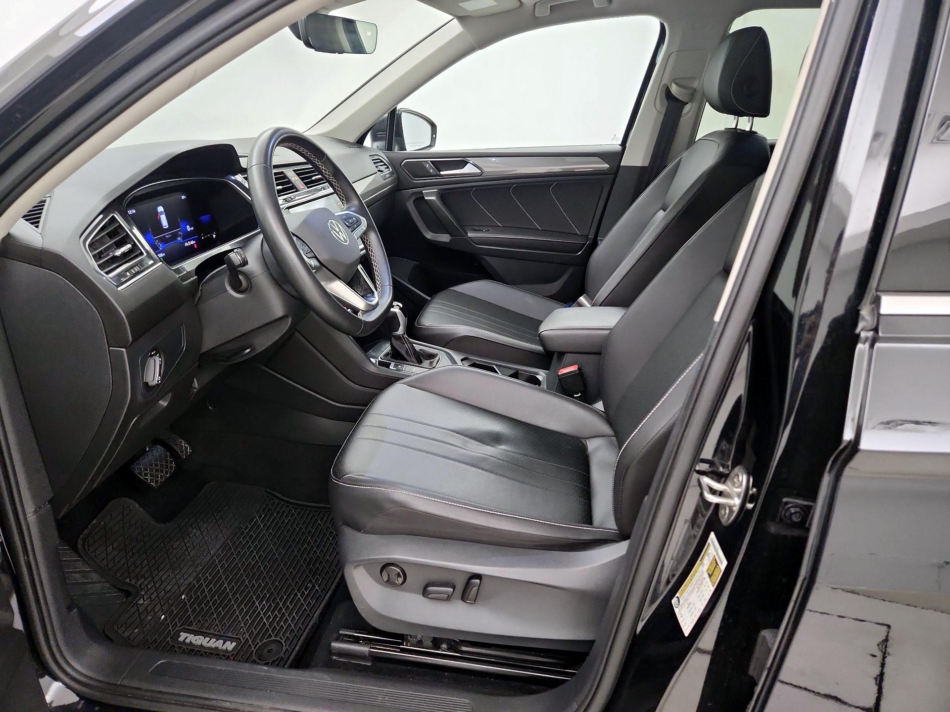 Thumbnail: 2022 Volkswagen Tiguan - 11