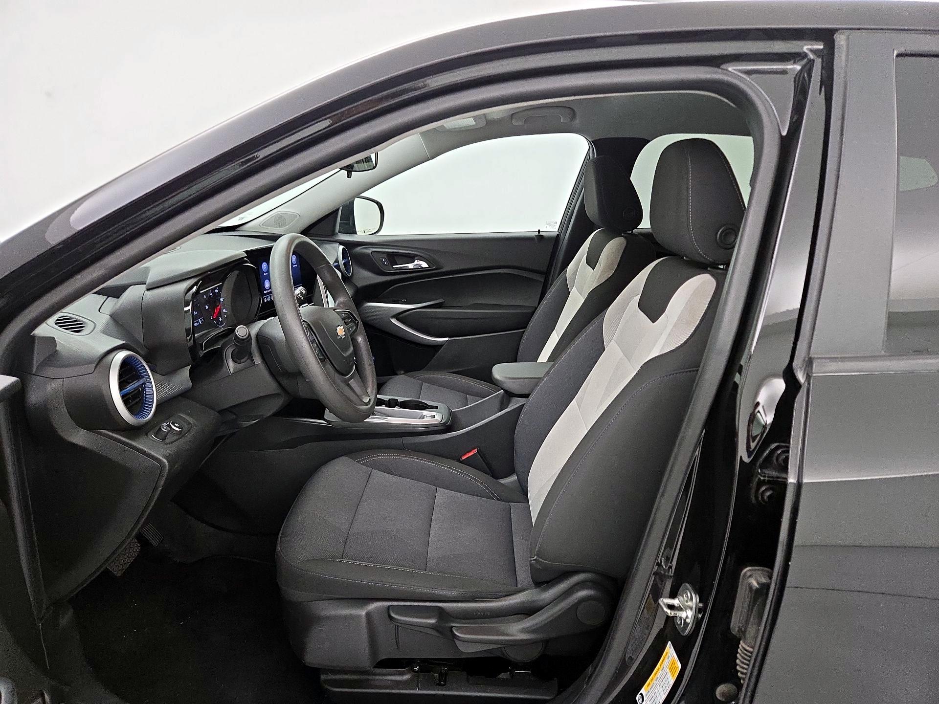 Thumbnail: 2024 Chevrolet Trax - 11