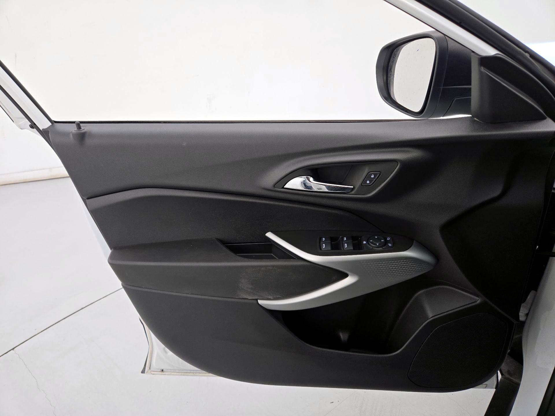 Thumbnail: 2024 Chevrolet Trax - 12