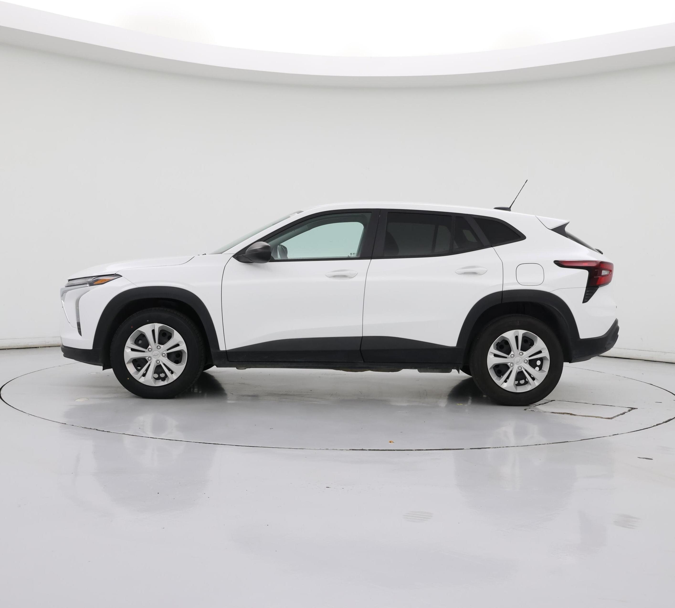 Thumbnail: 2024 Chevrolet Trax - 3