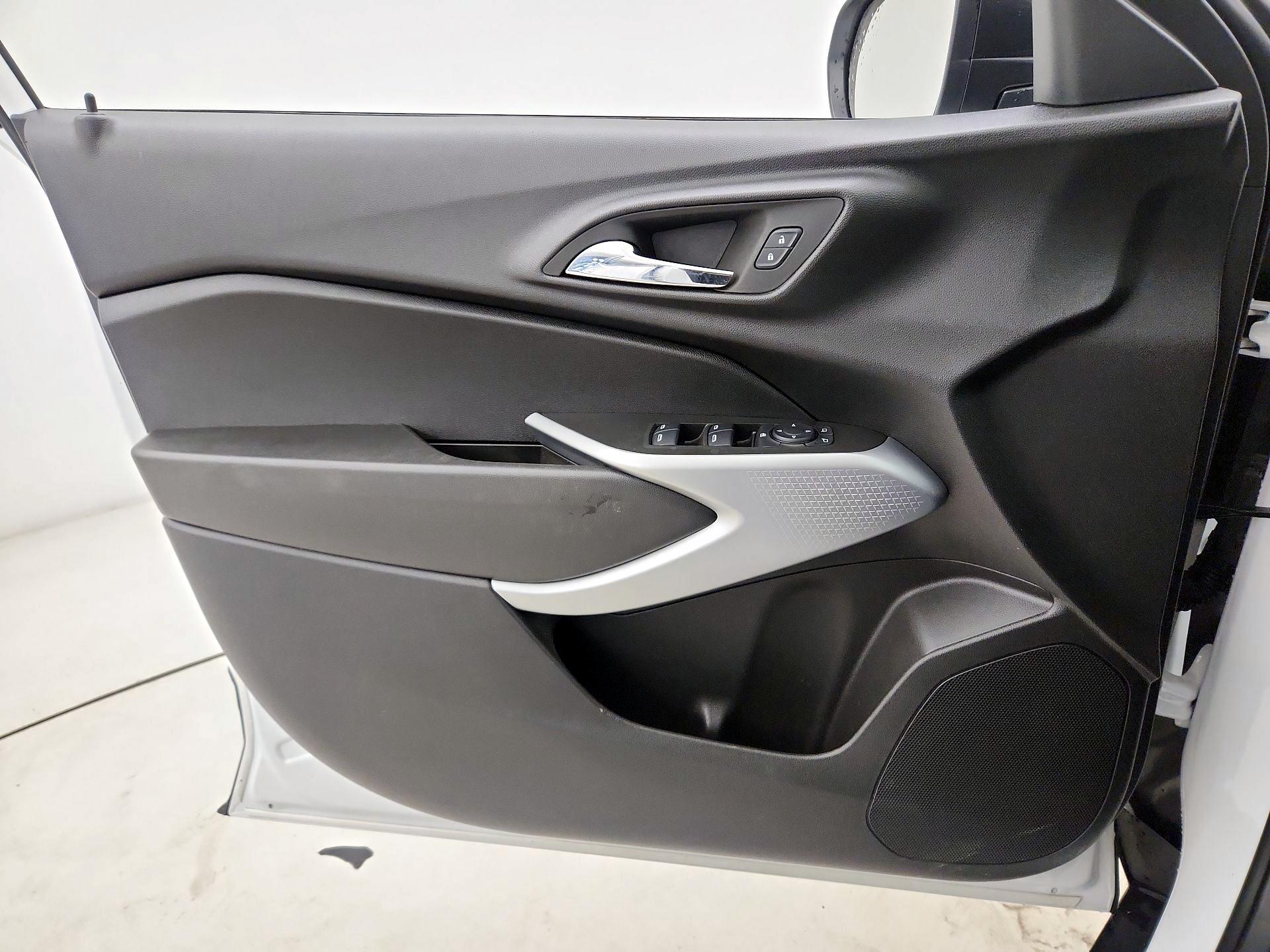 Thumbnail: 2024 Chevrolet Trax - 12