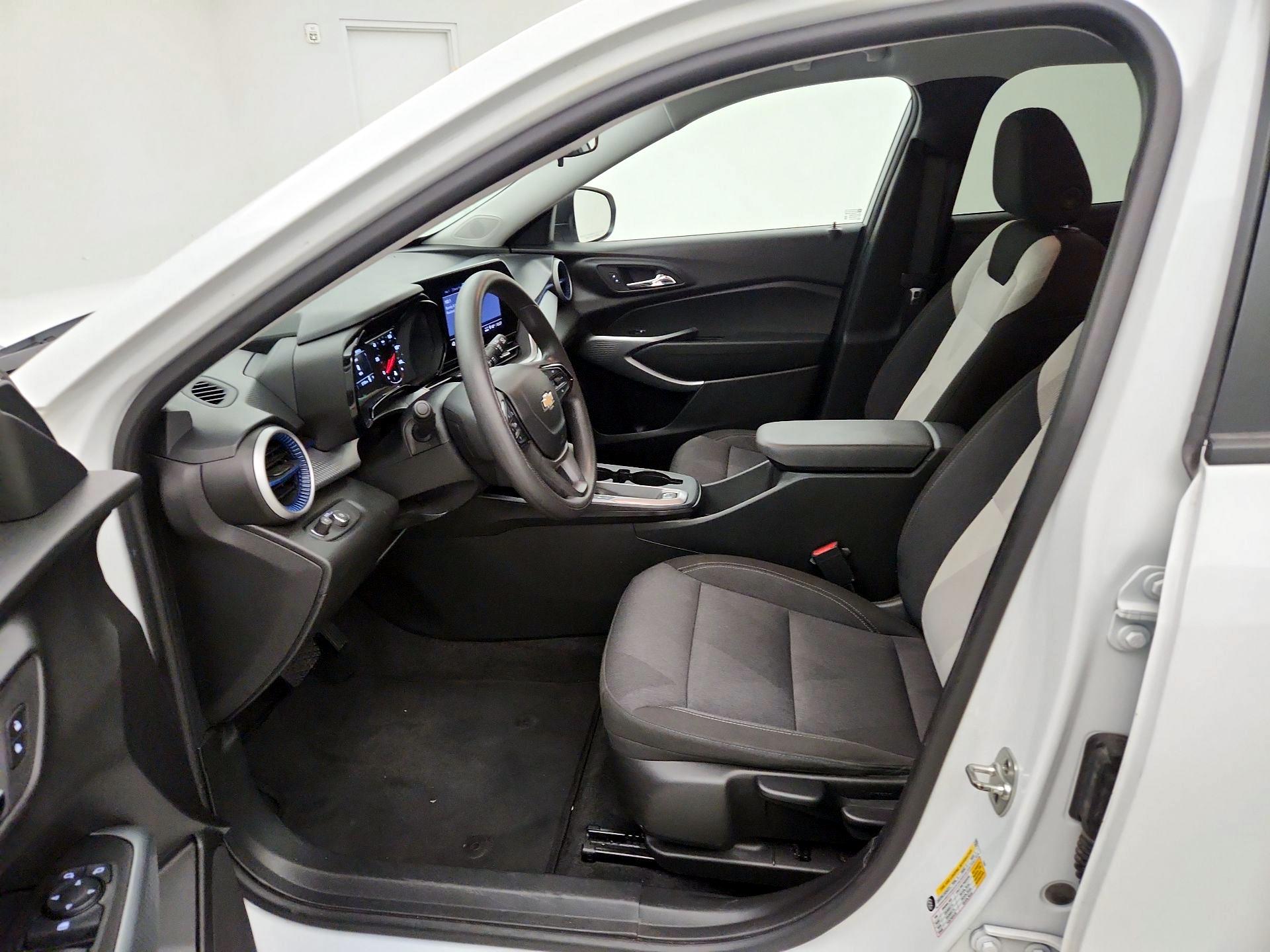 Thumbnail: 2024 Chevrolet Trax - 11