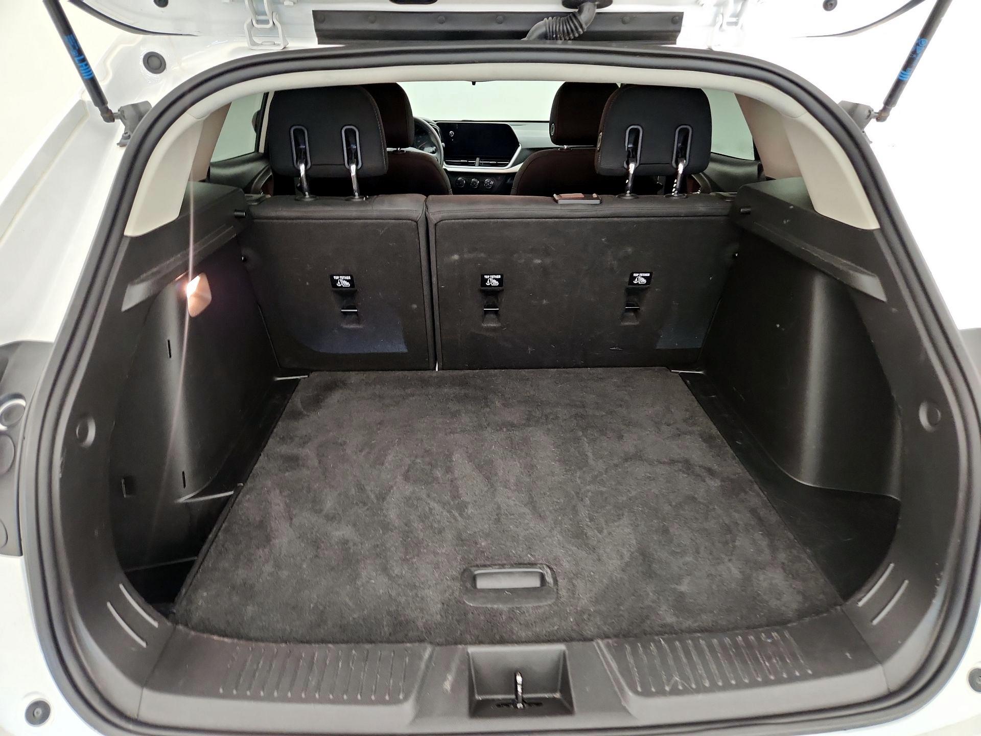 Thumbnail: 2024 Chevrolet Trax - 16