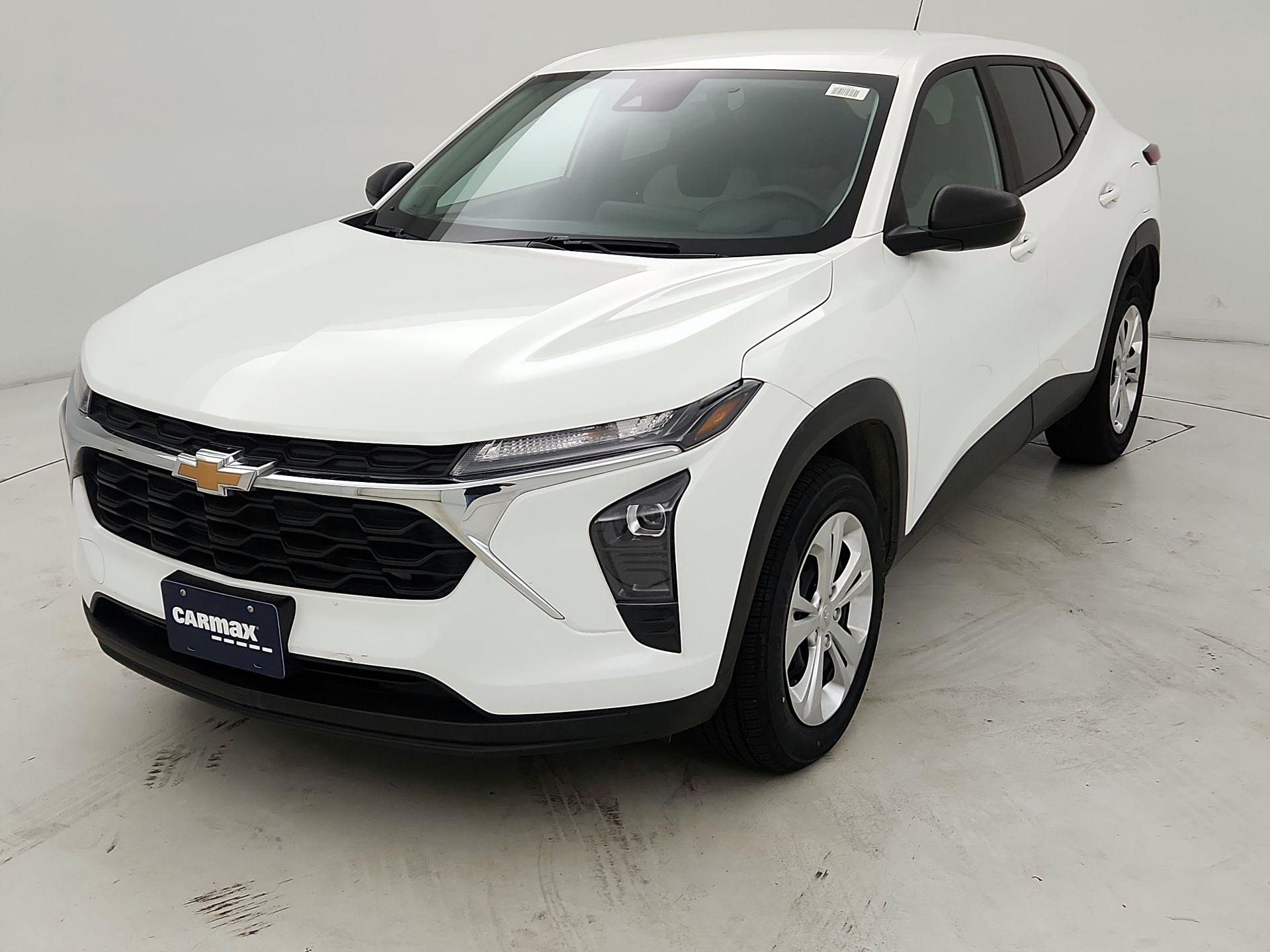 Thumbnail: 2024 Chevrolet Trax - 3