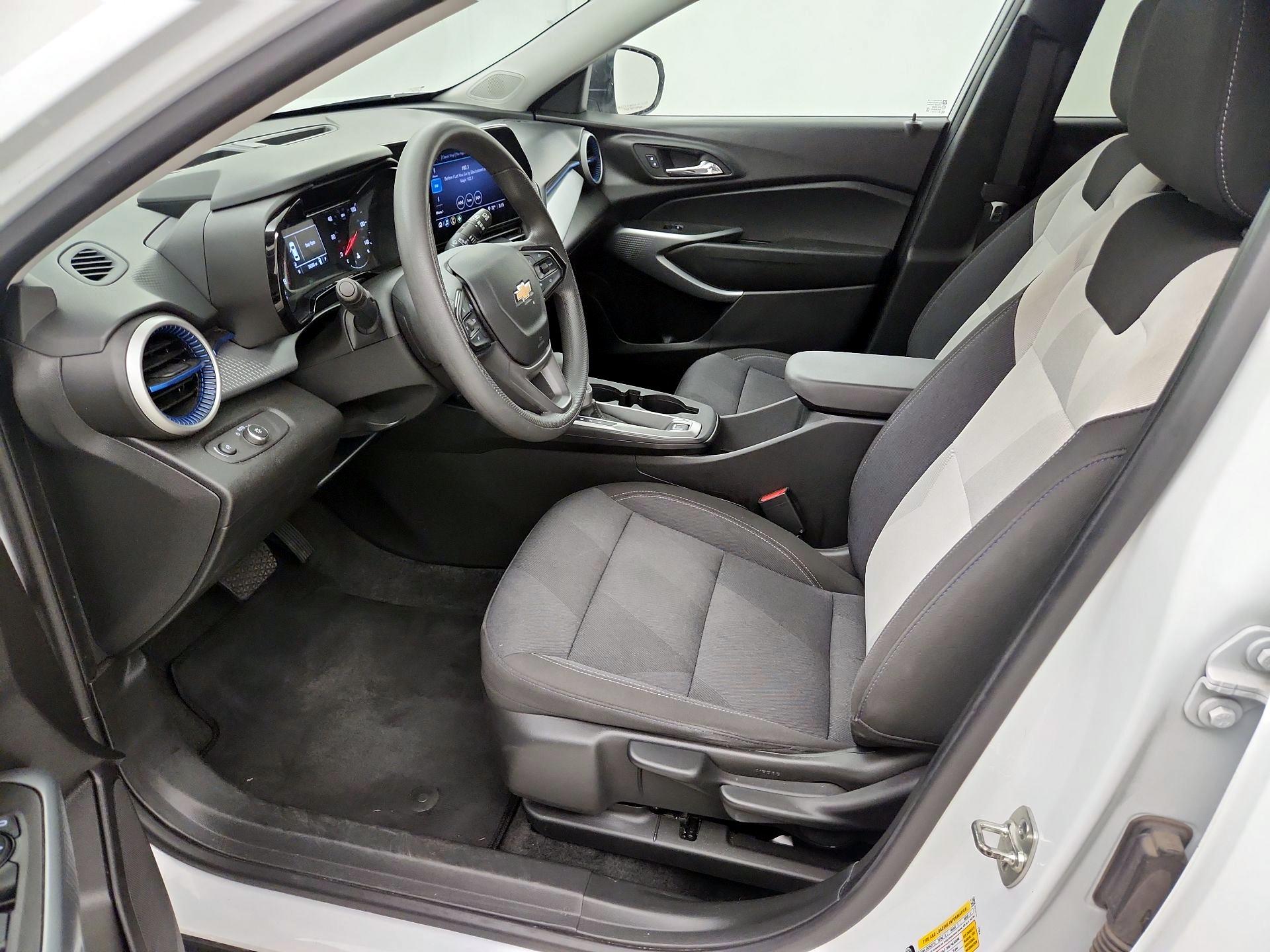 Thumbnail: 2024 Chevrolet Trax - 11