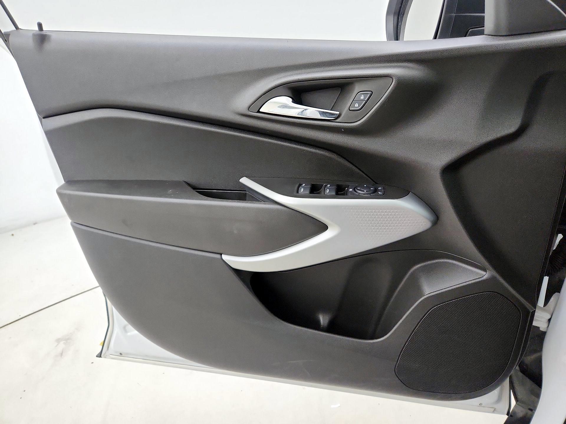 Thumbnail: 2024 Chevrolet Trax - 12