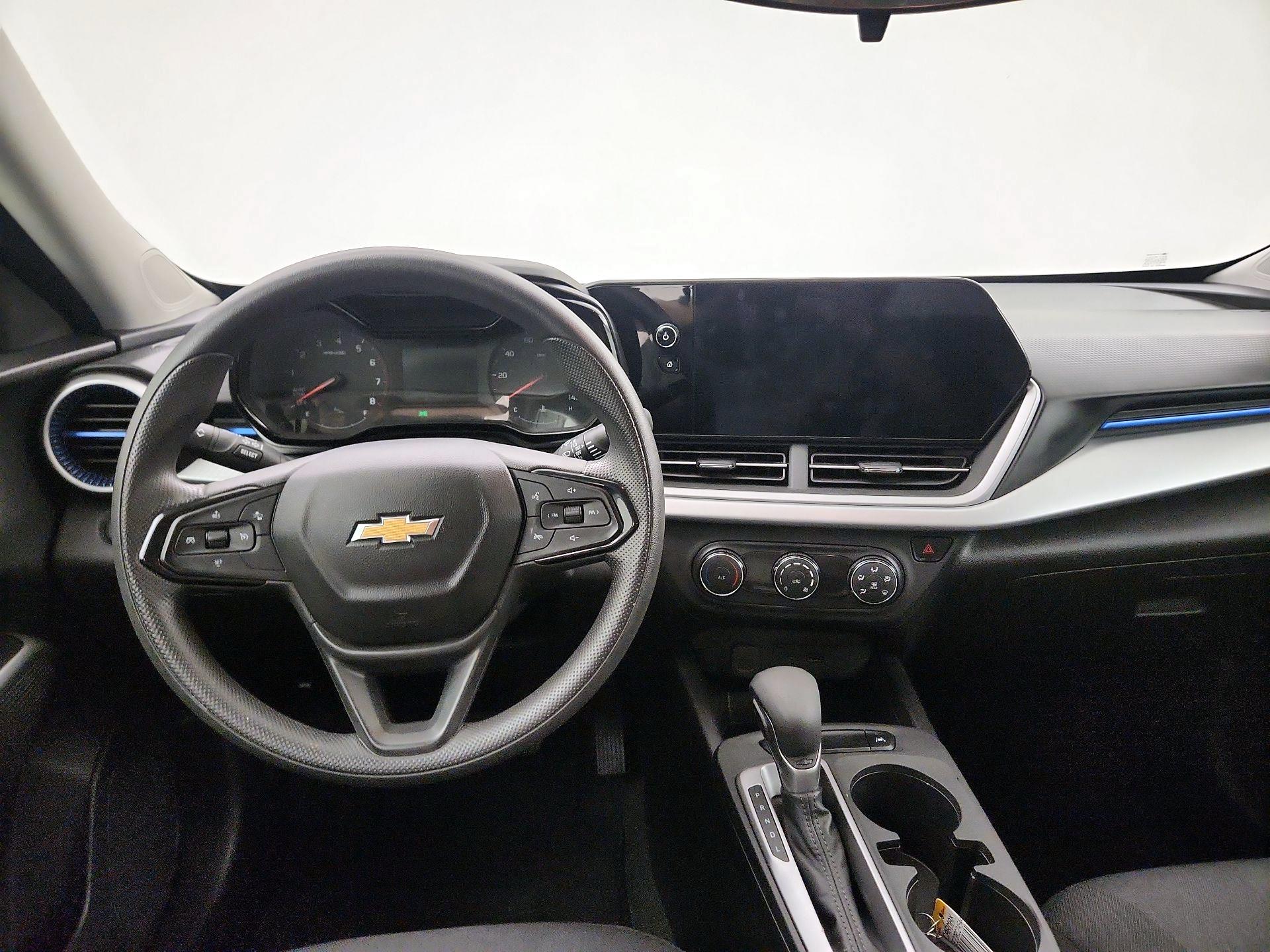 Thumbnail: 2024 Chevrolet Trax - 9