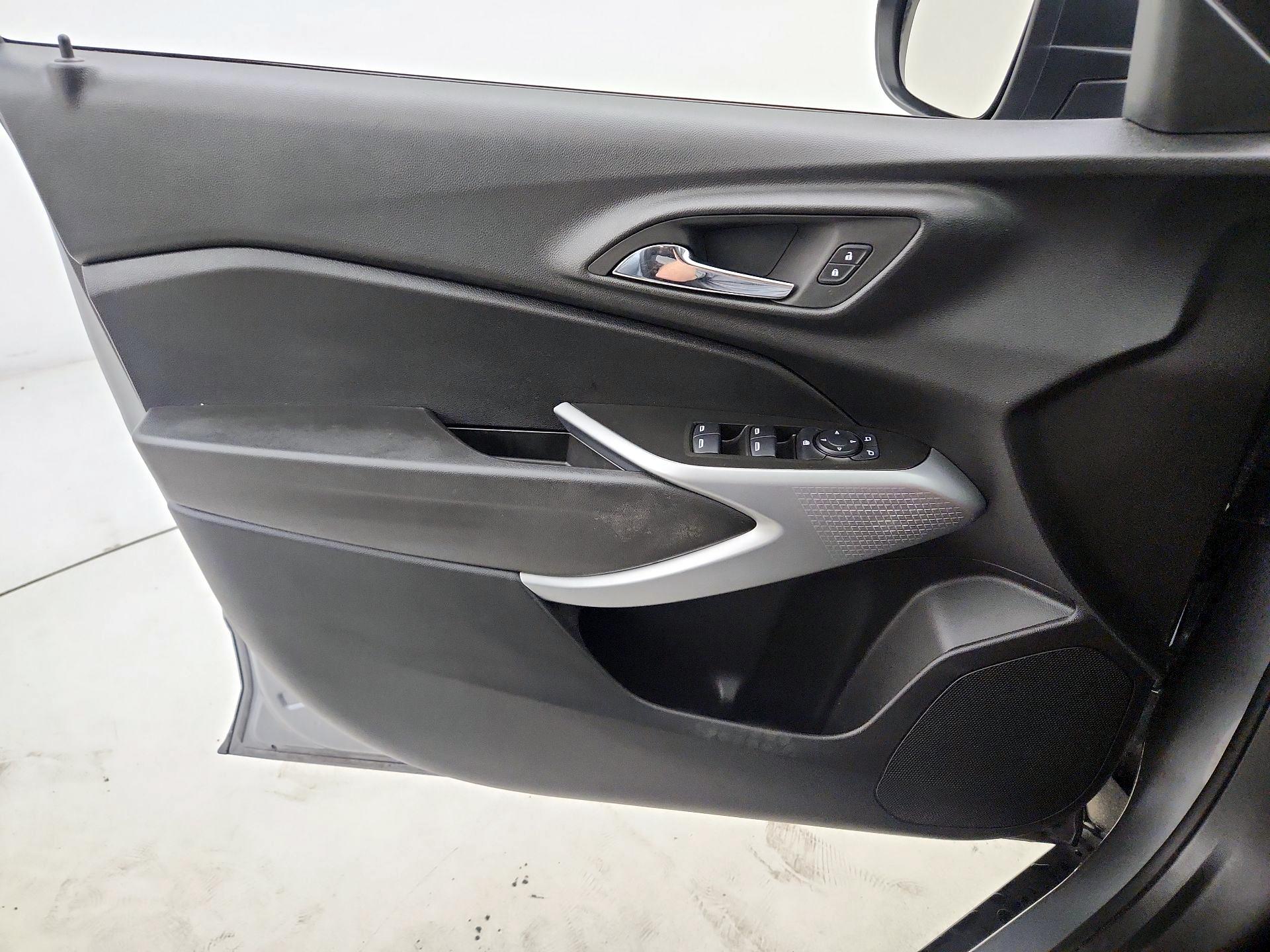 Thumbnail: 2024 Chevrolet Trax - 12