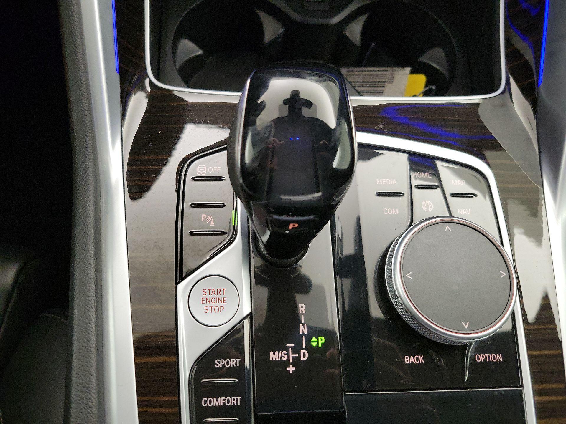 Thumbnail: 2021 BMW X6 - 17