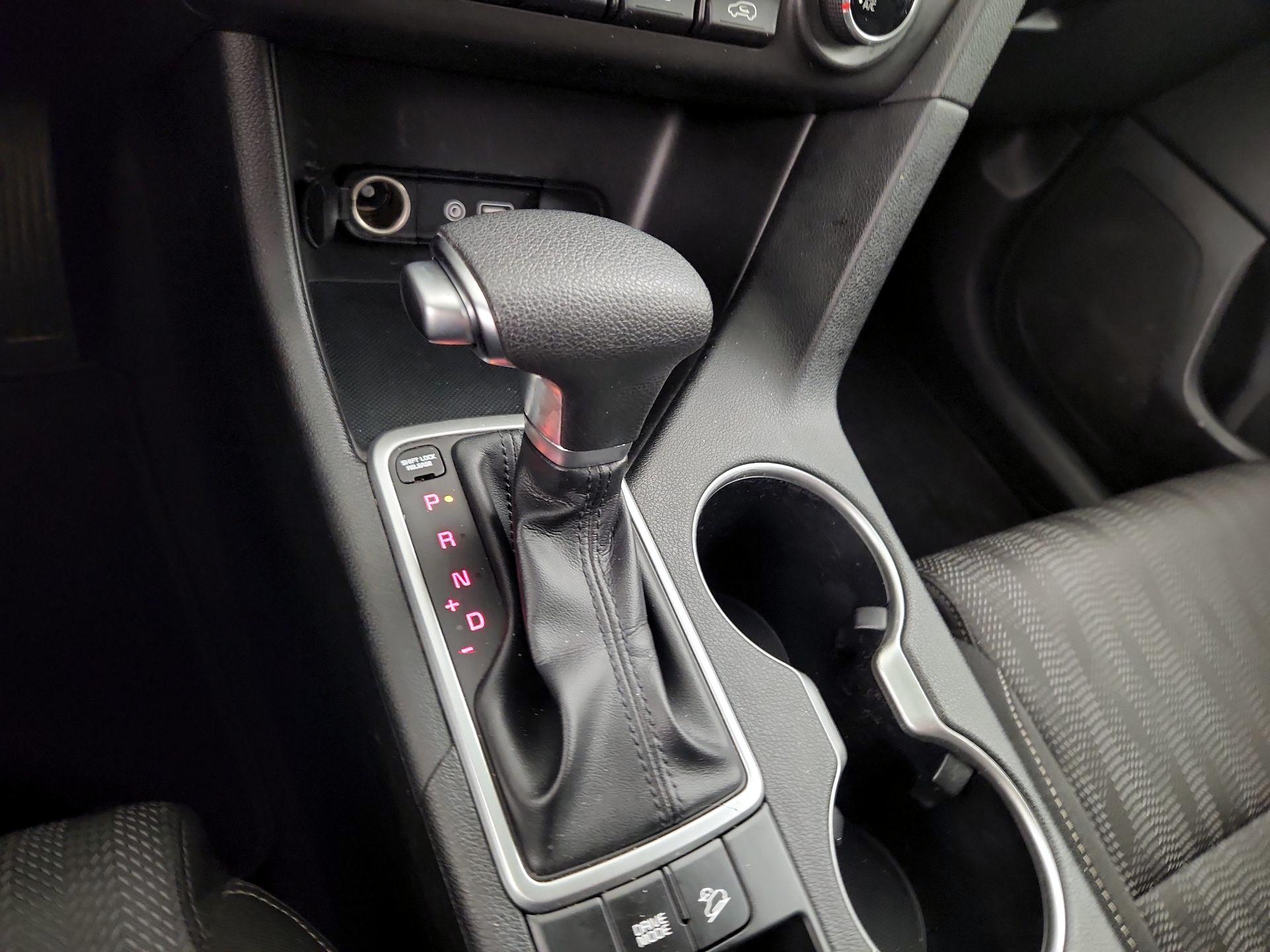 Thumbnail: 2019 Kia Sportage - 17