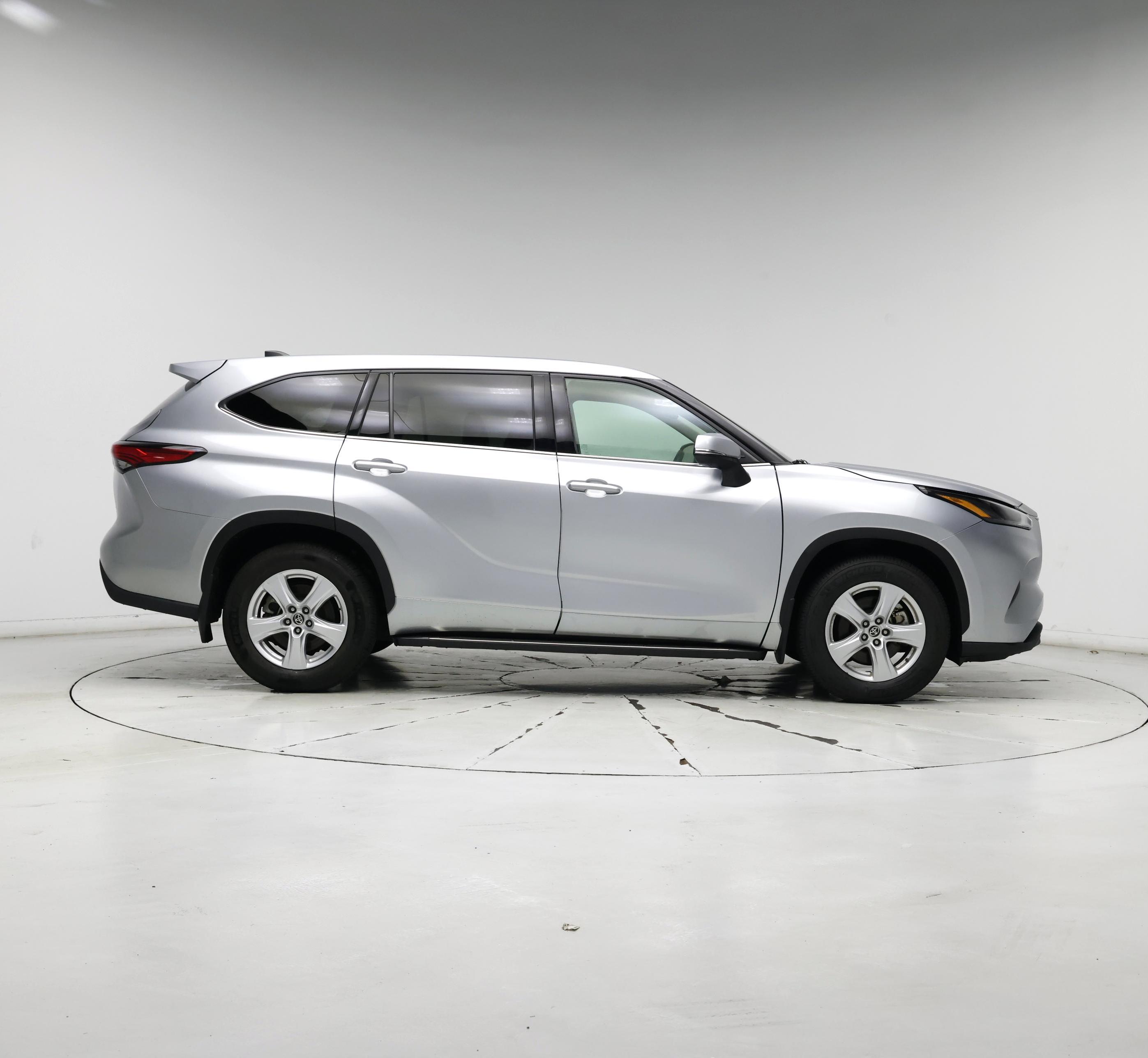 Thumbnail: 2022 Toyota Highlander - 7