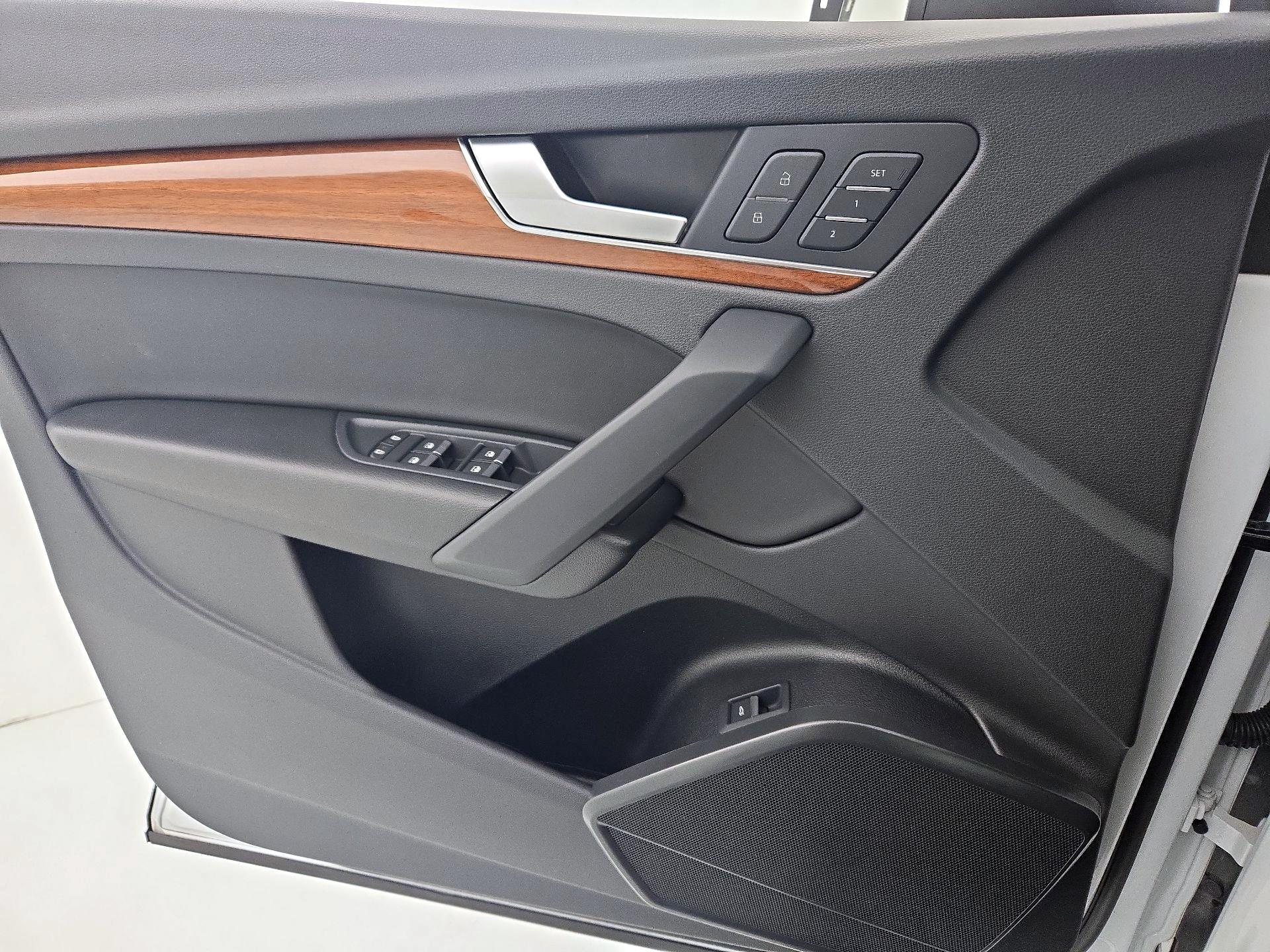 Thumbnail: 2023 Audi Q5 - 12