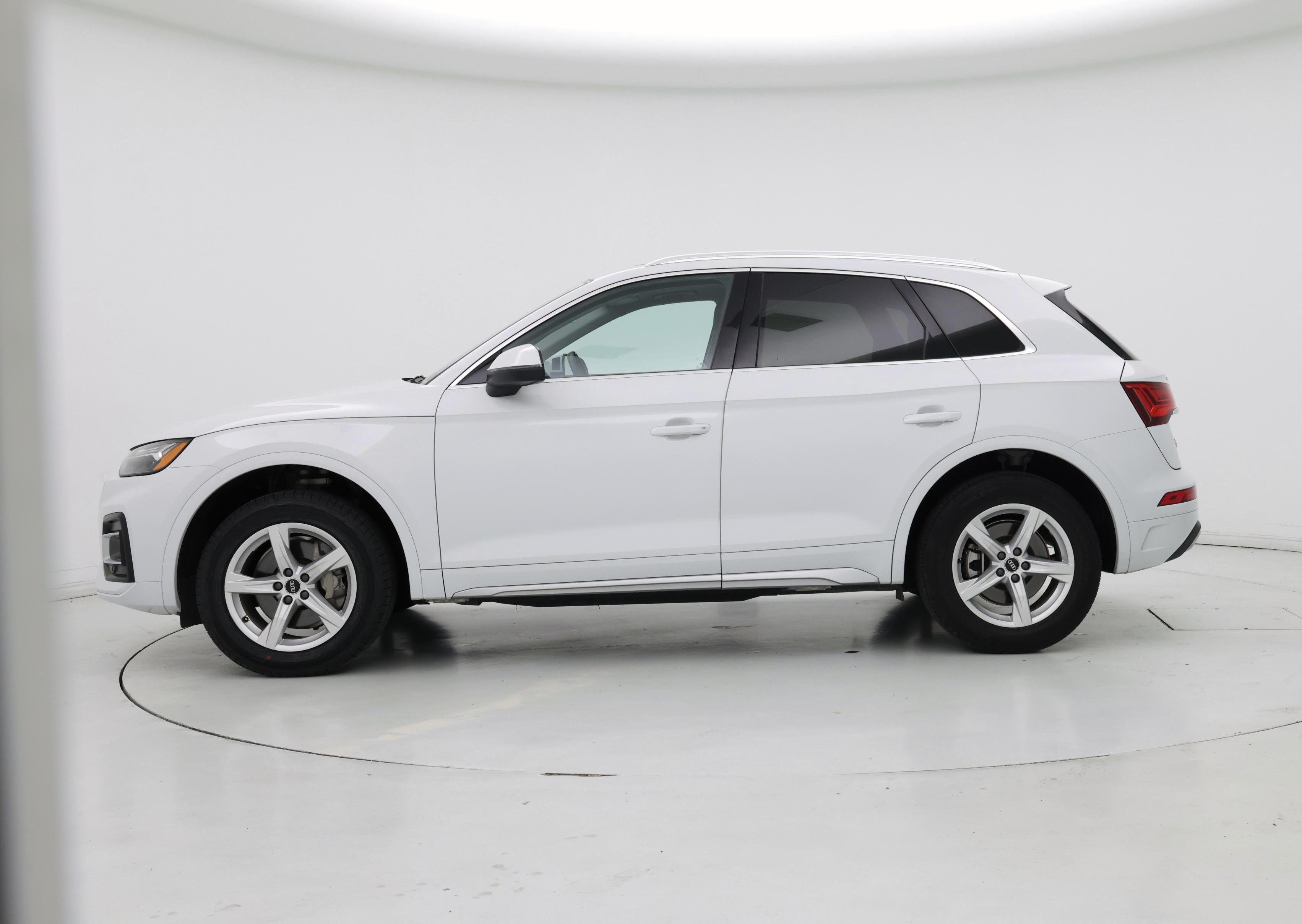 Thumbnail: 2023 Audi Q5 - 3