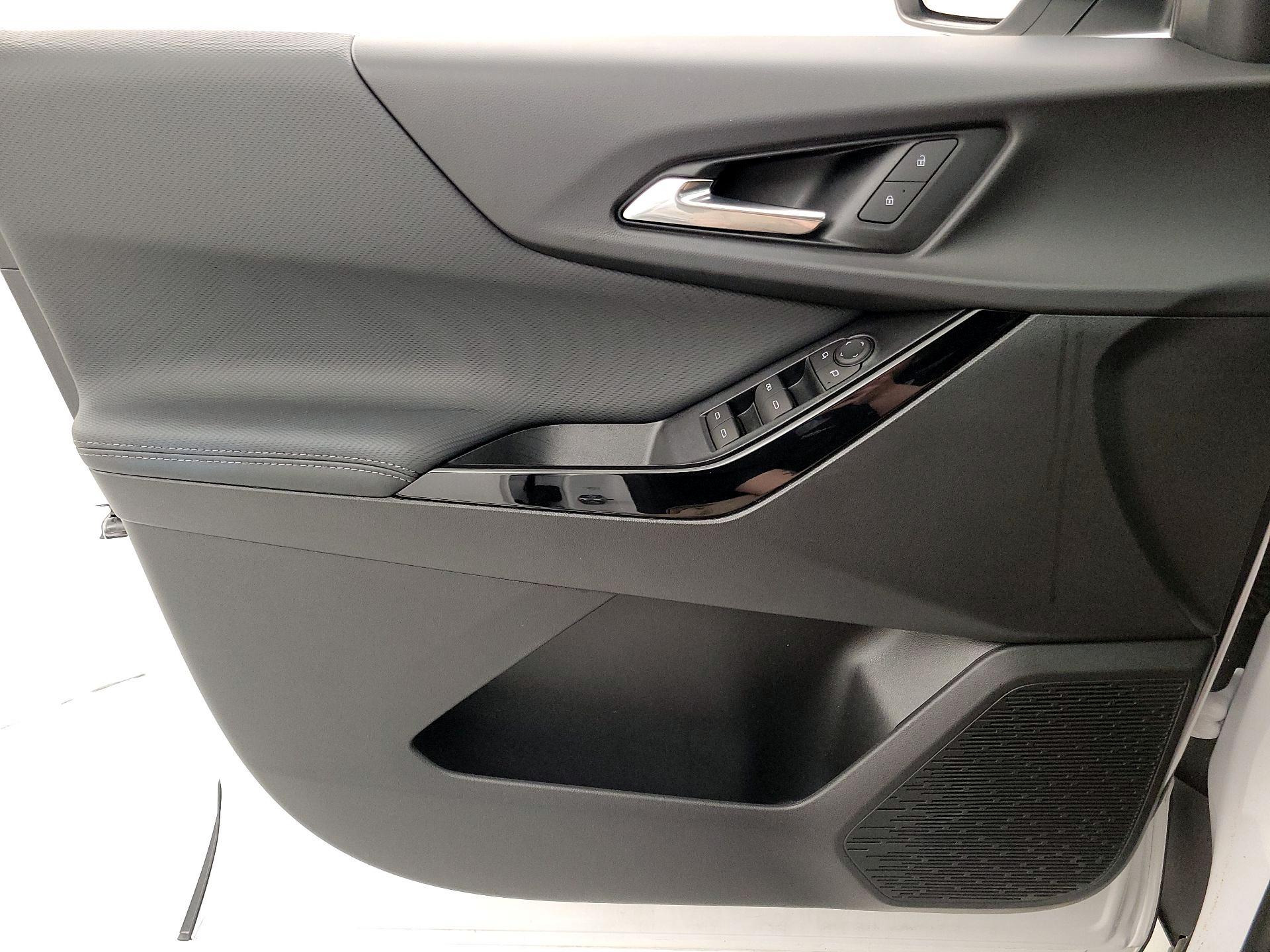 Thumbnail: 2025 Chevrolet Equinox - 12