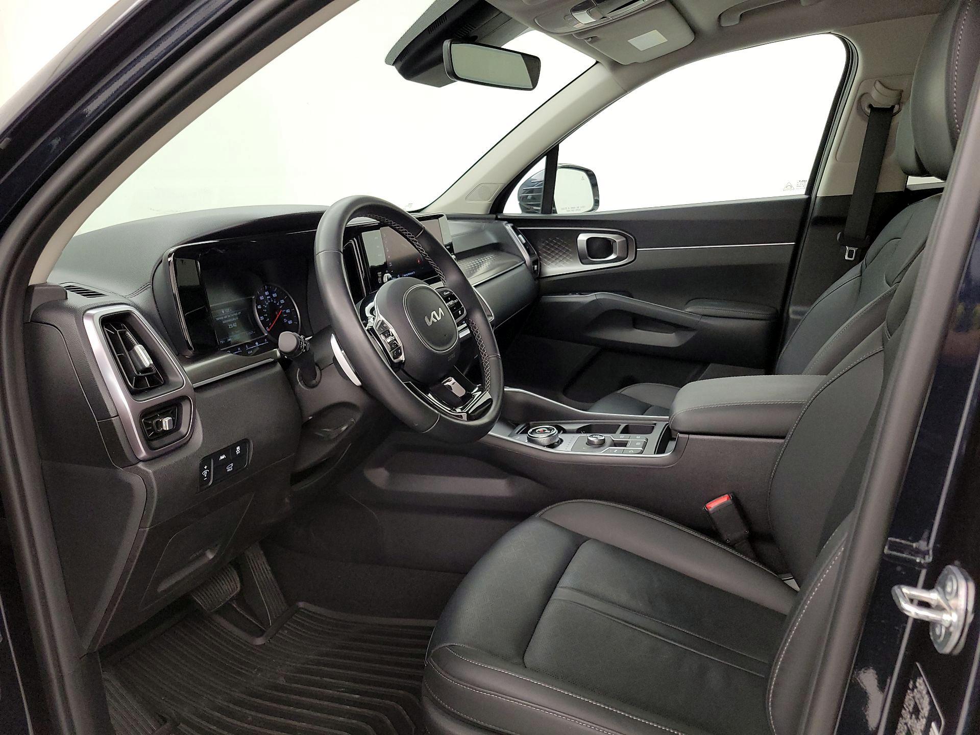 Thumbnail: 2023 Kia Sorento - 11