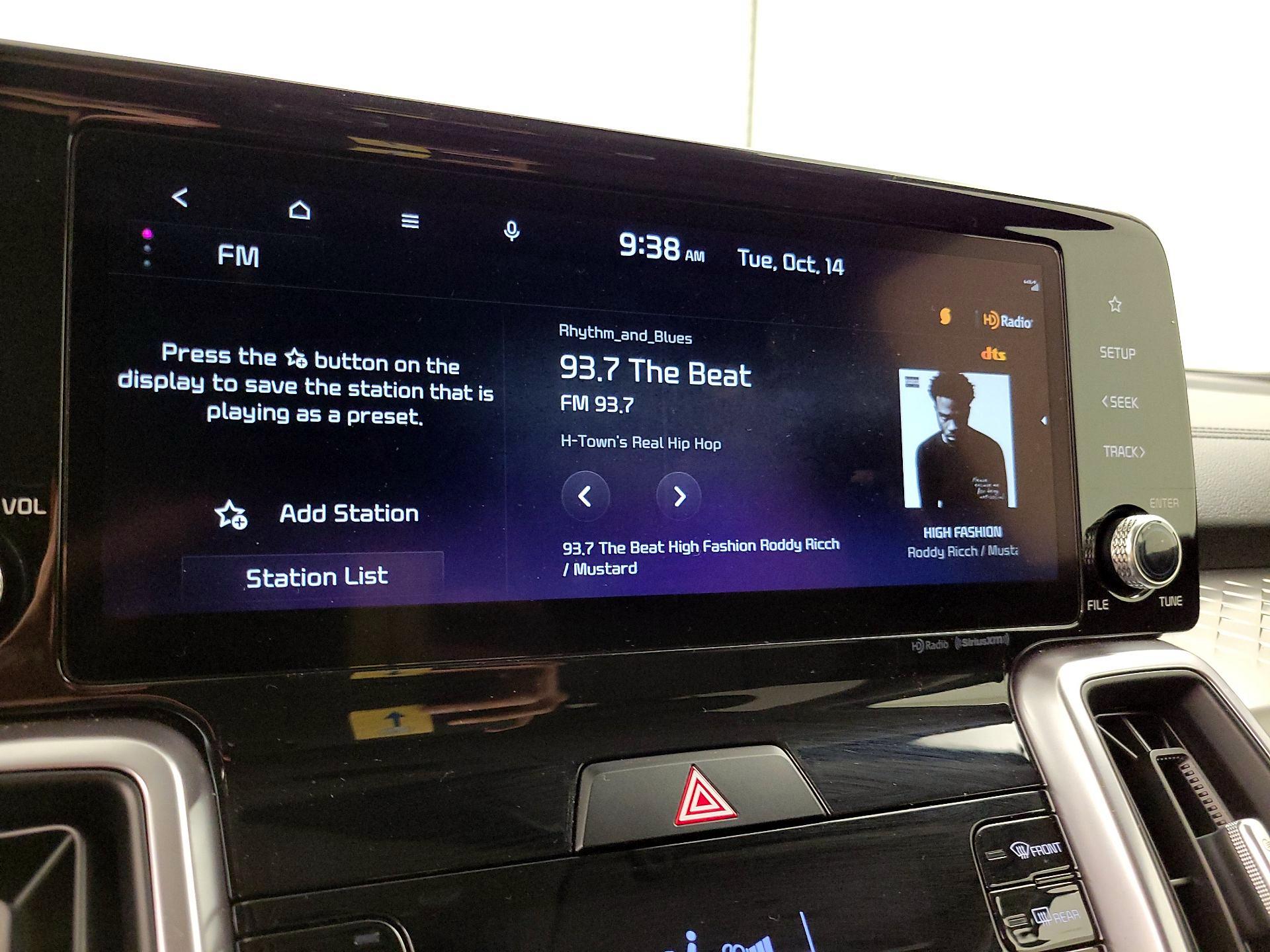 Thumbnail: 2023 Kia Sorento - 16