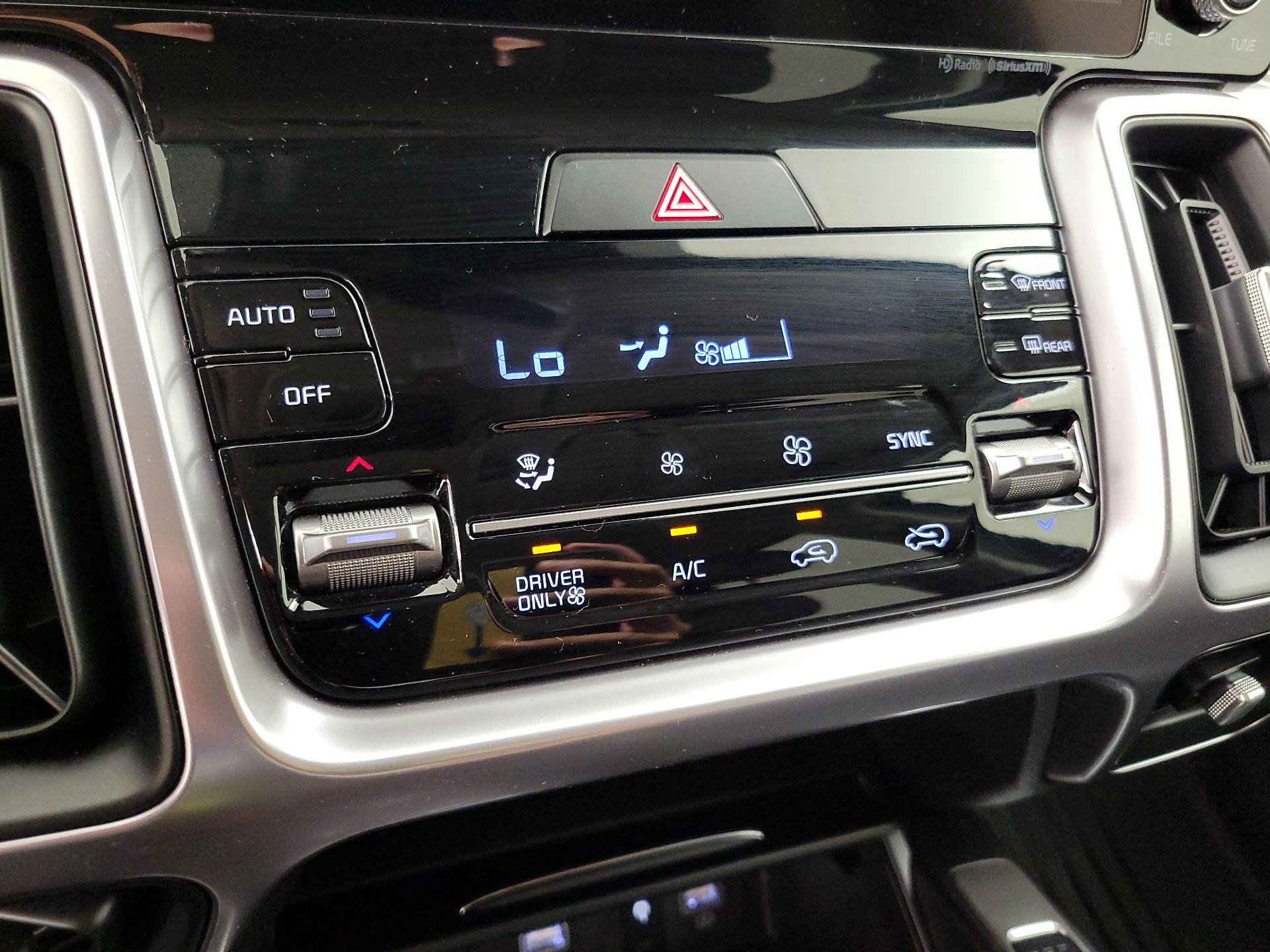 Thumbnail: 2023 Kia Sorento - 17