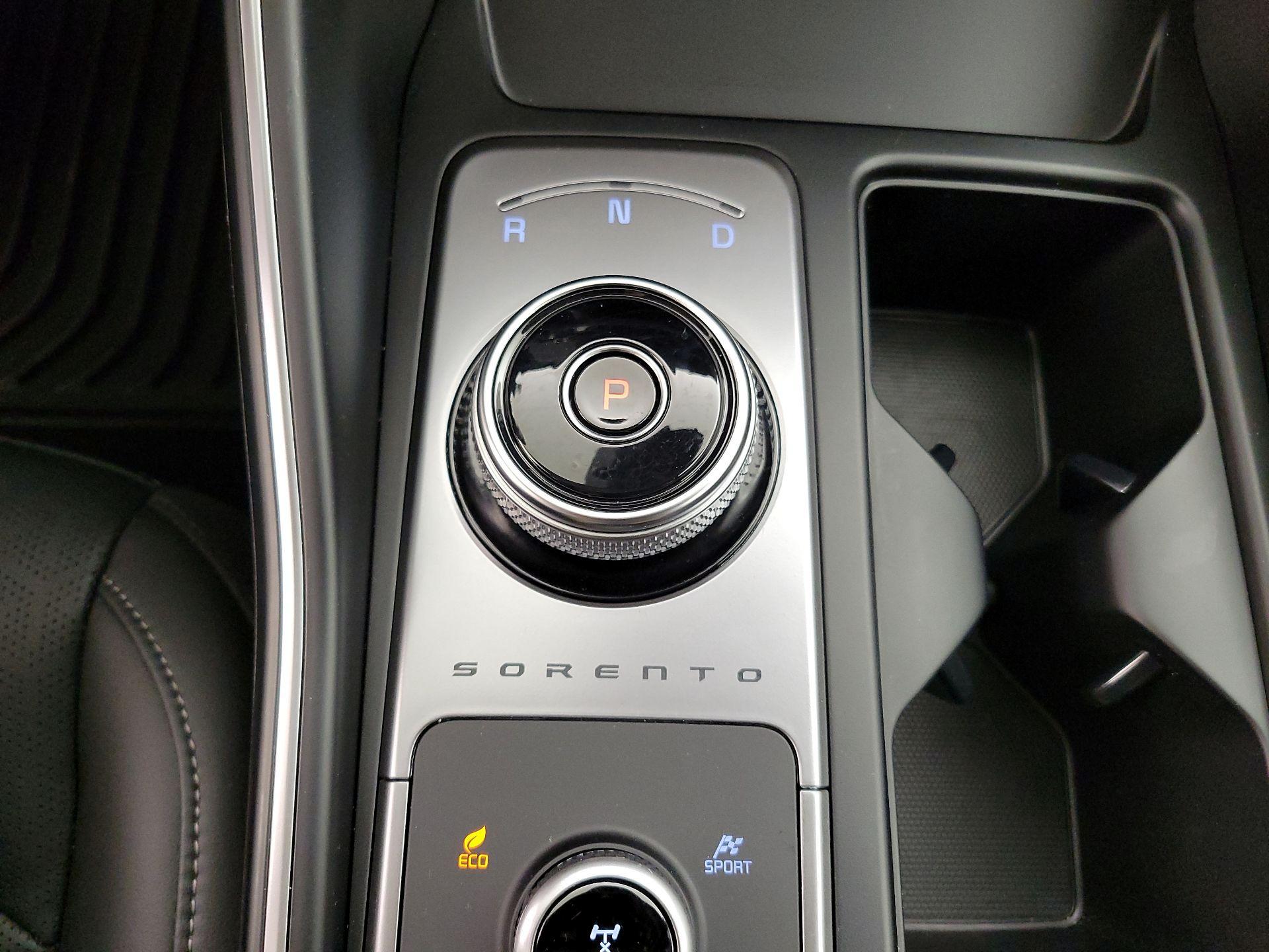 Thumbnail: 2023 Kia Sorento - 18