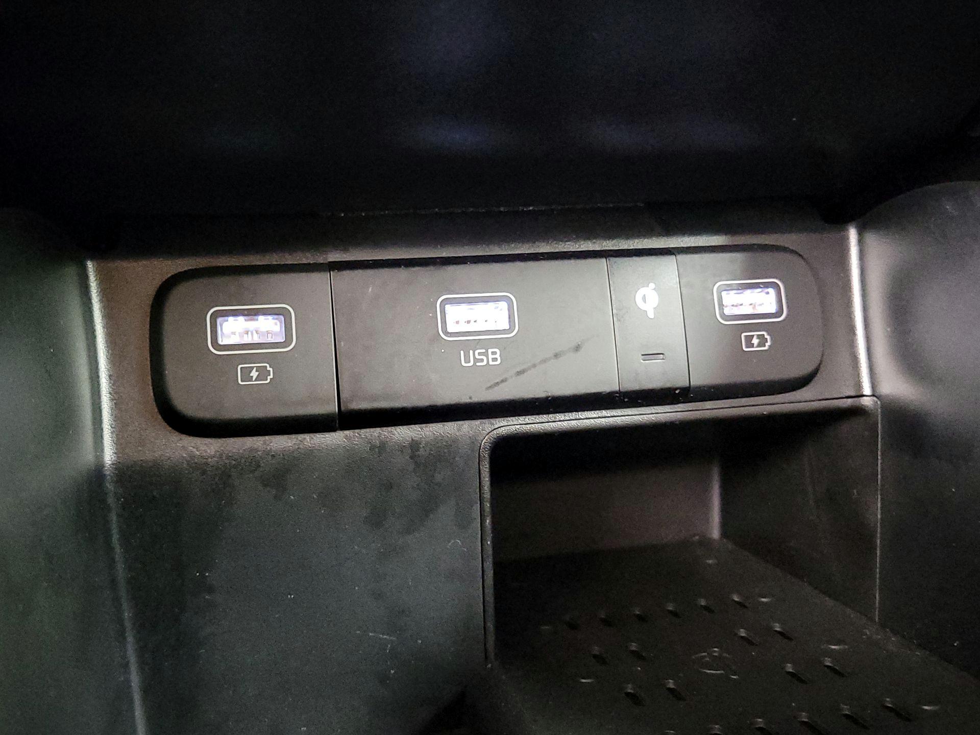 Thumbnail: 2023 Kia Sorento - 19