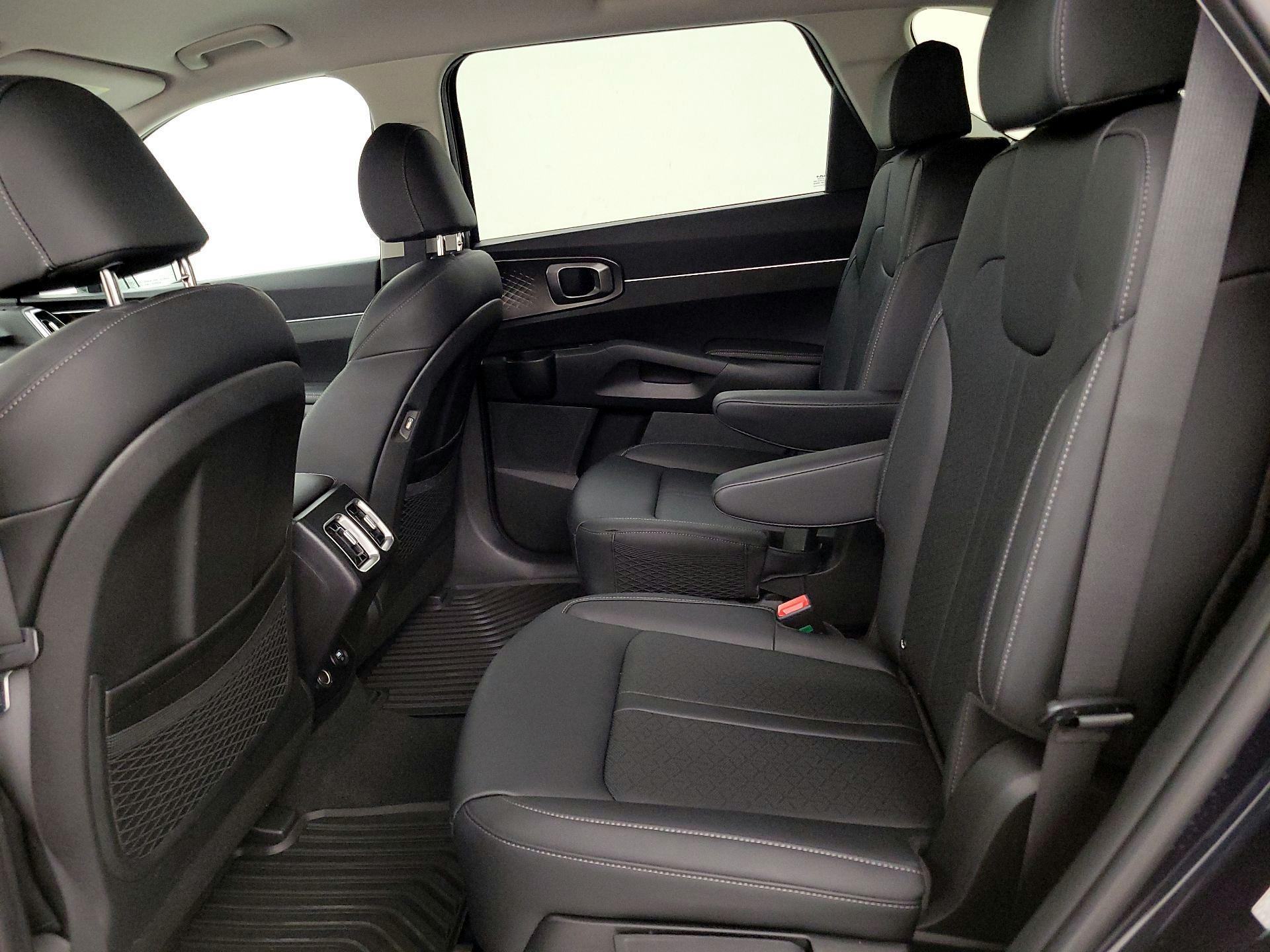 Thumbnail: 2023 Kia Sorento - 20