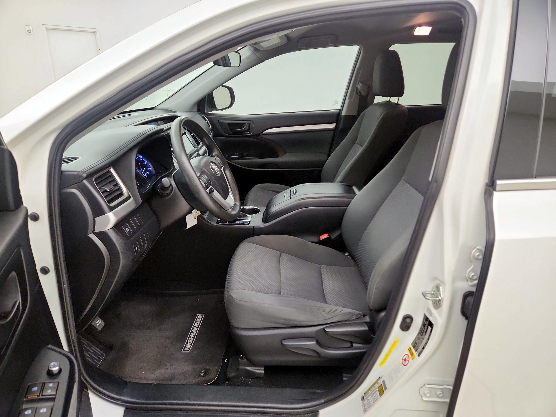 Thumbnail: 2019 Toyota Highlander - 9