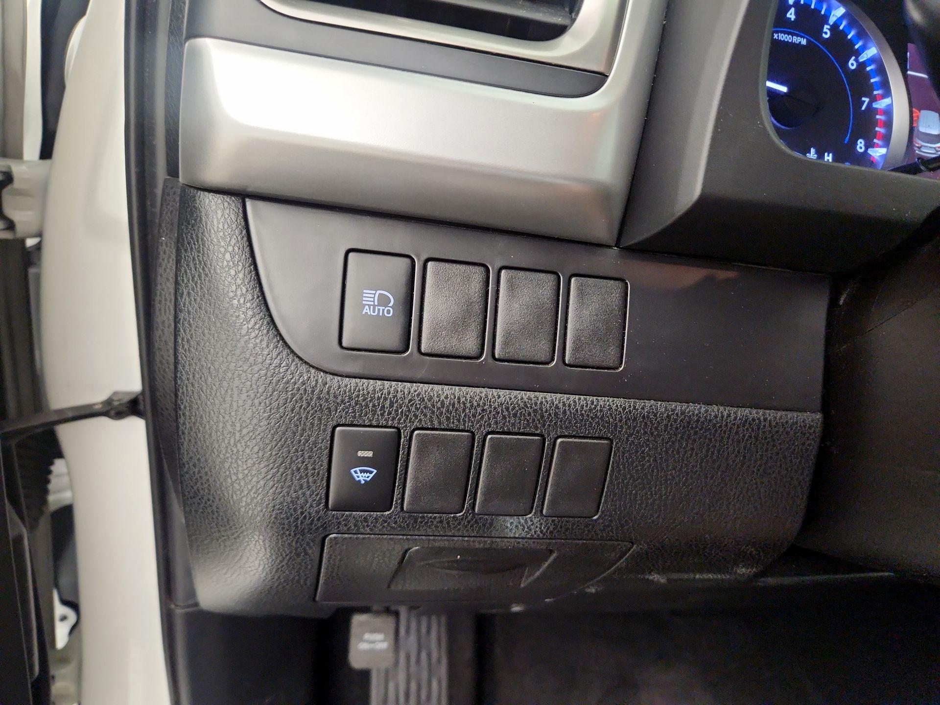 Thumbnail: 2019 Toyota Highlander - 11