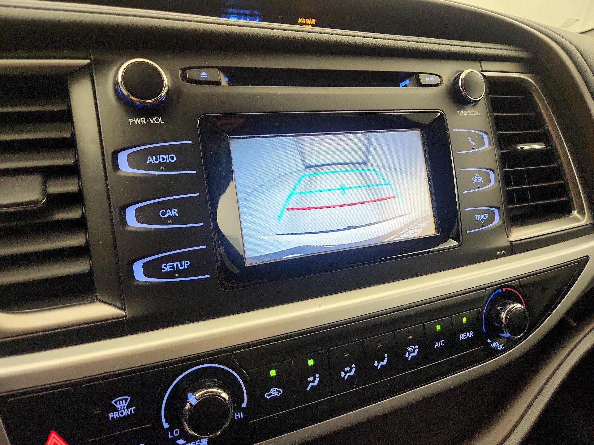 Thumbnail: 2019 Toyota Highlander - 12