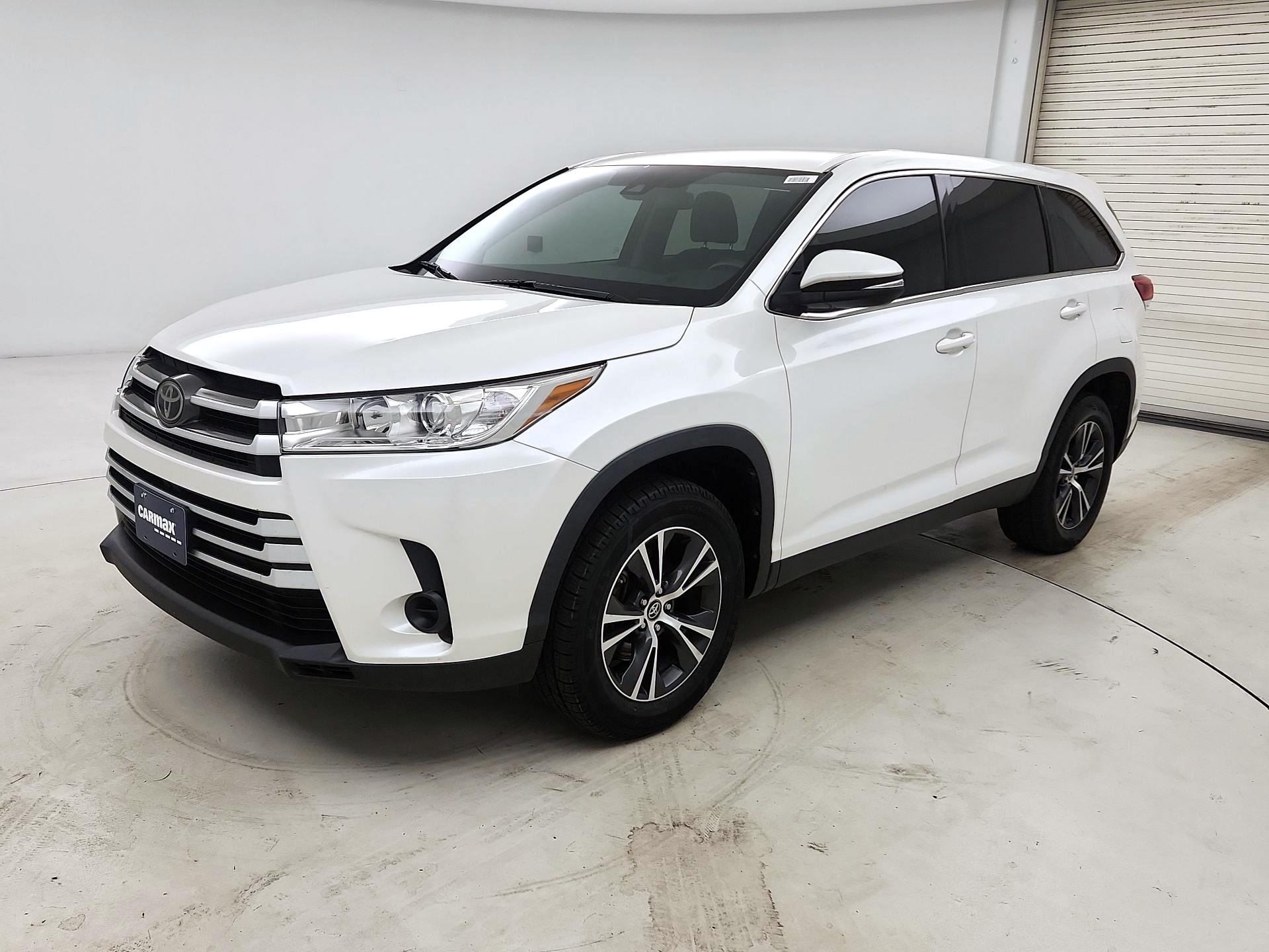 Thumbnail: 2019 Toyota Highlander - 3
