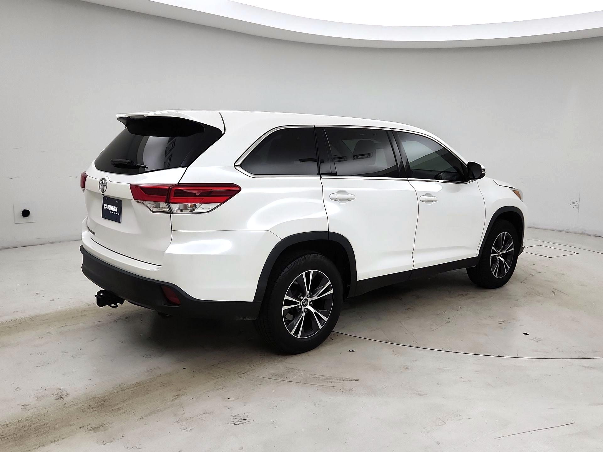 Thumbnail: 2019 Toyota Highlander - 5