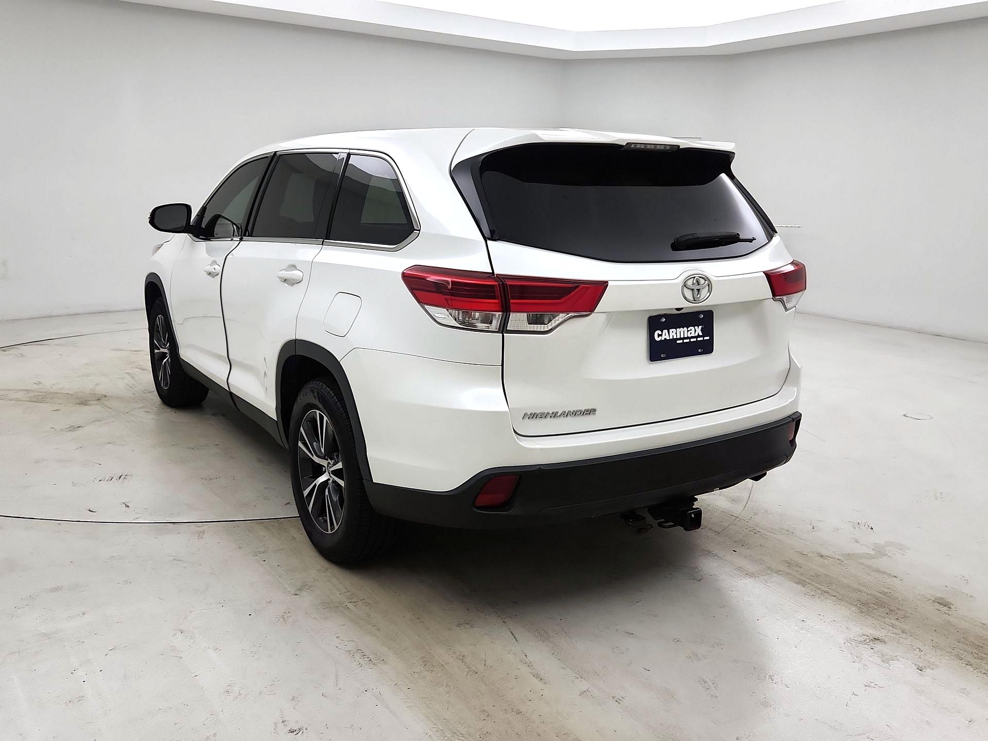 Thumbnail: 2019 Toyota Highlander - 7