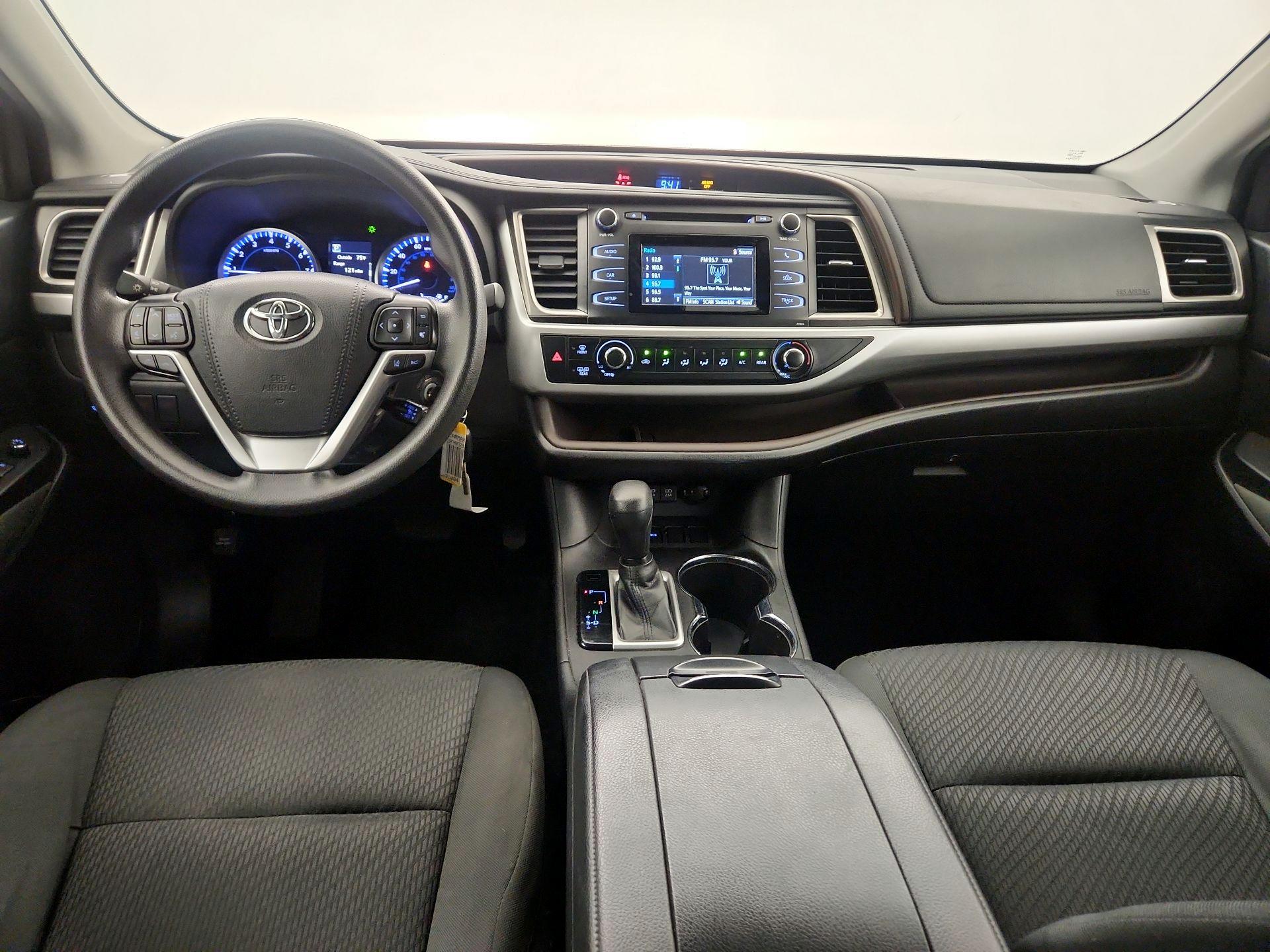 Thumbnail: 2019 Toyota Highlander - 8