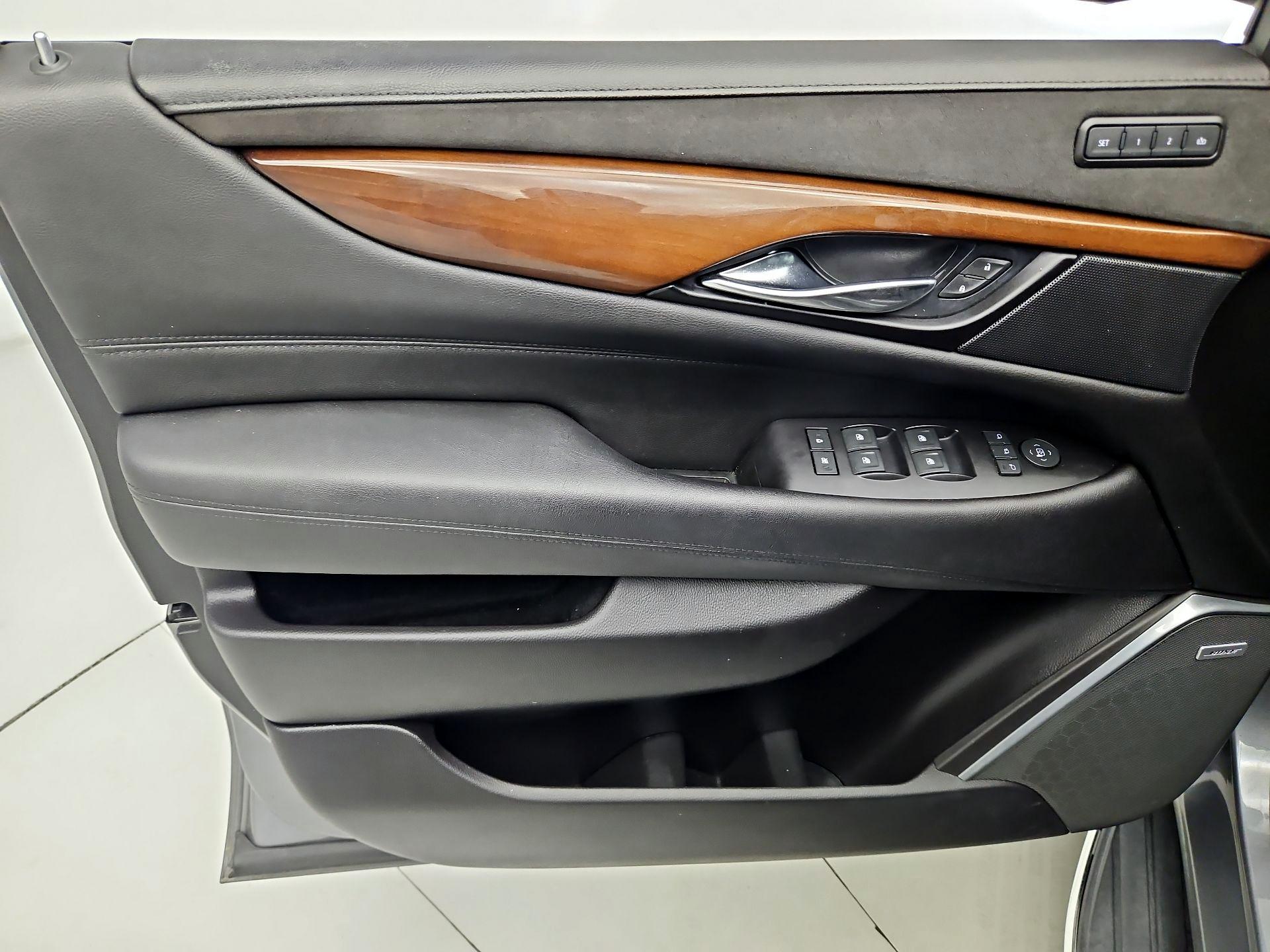 Thumbnail: 2020 Cadillac Escalade - 12