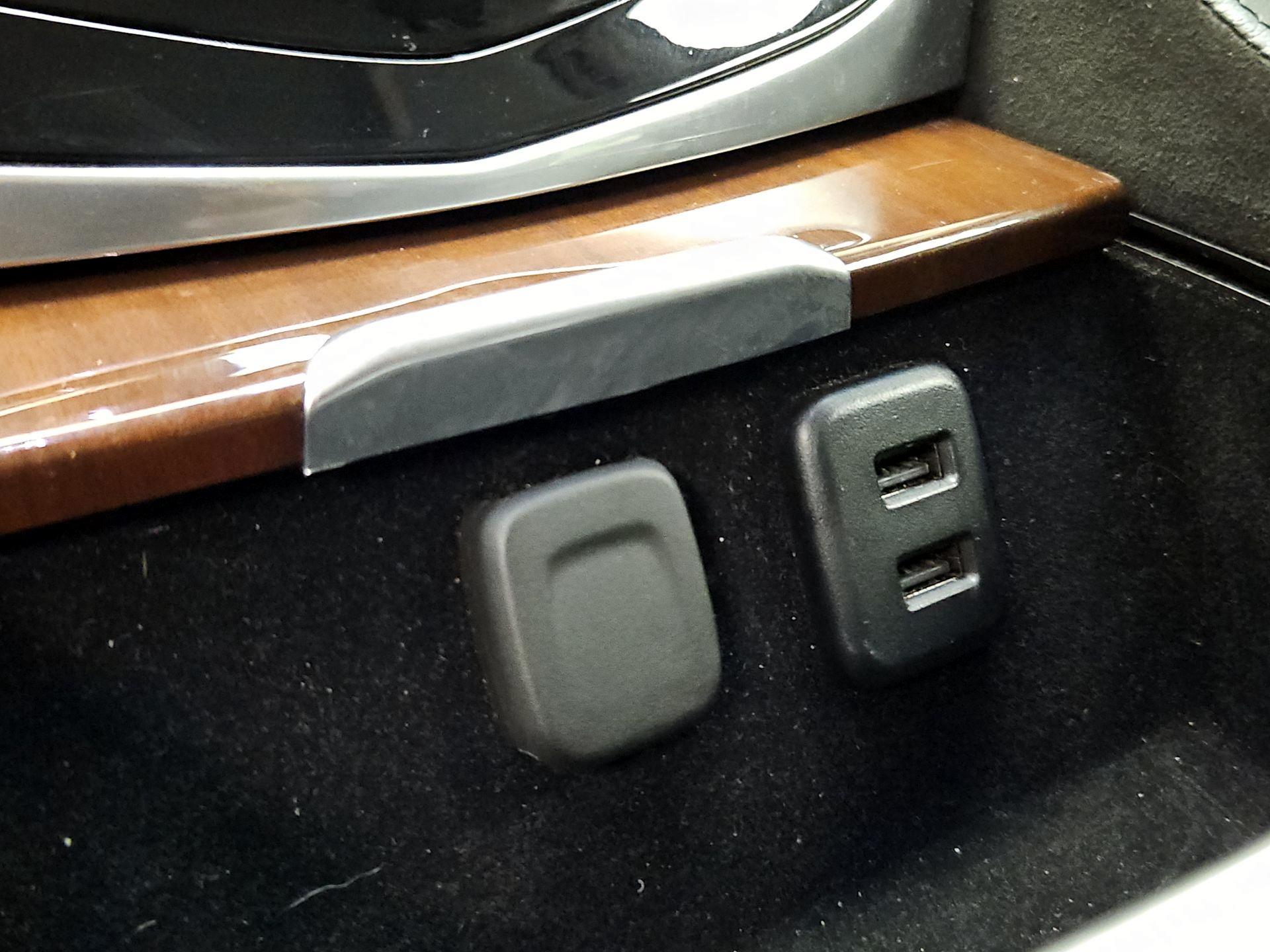 Thumbnail: 2020 Cadillac Escalade - 19