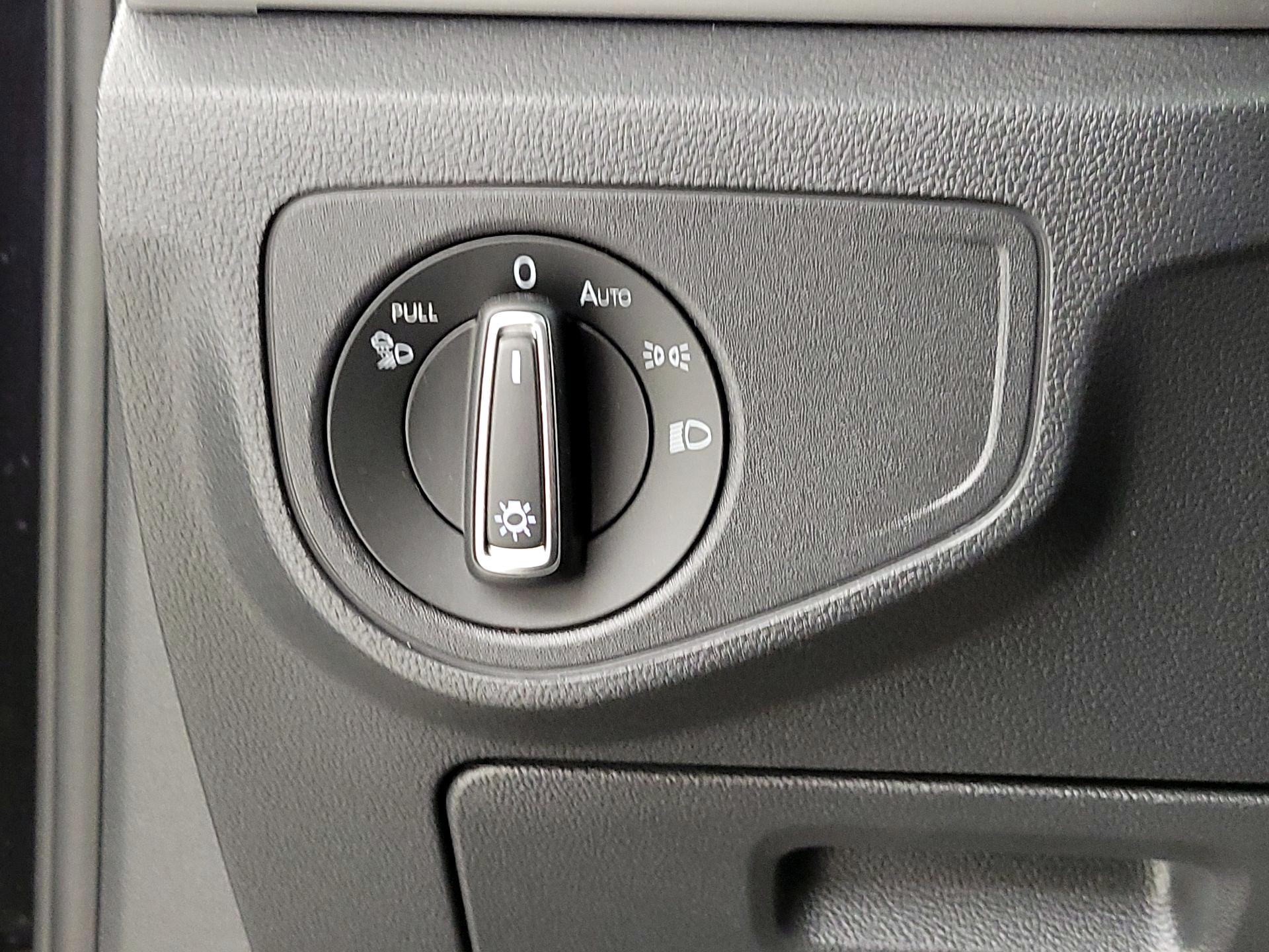 Thumbnail: 2021 Volkswagen Atlas - 13