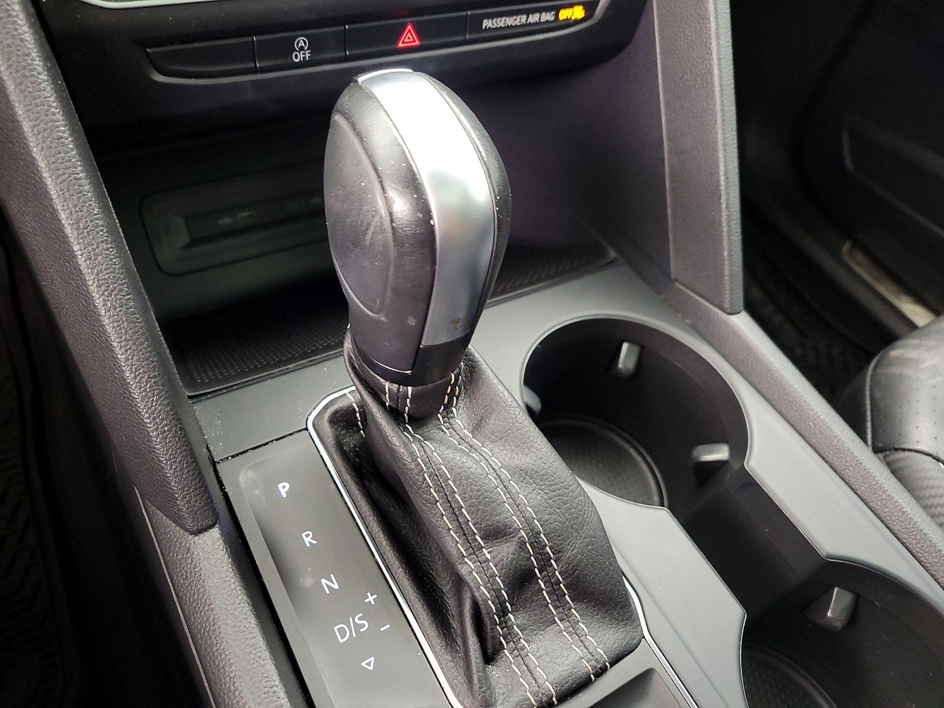 Thumbnail: 2021 Volkswagen Atlas - 17