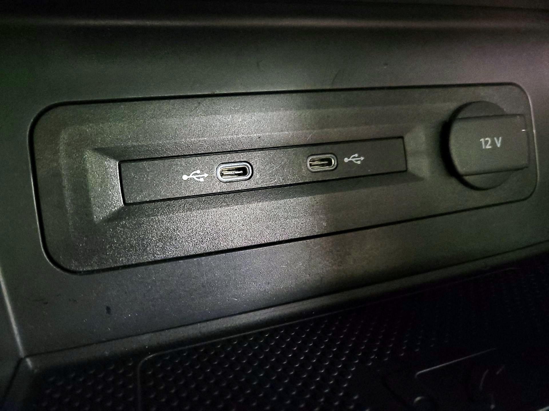 Thumbnail: 2021 Volkswagen Atlas - 18