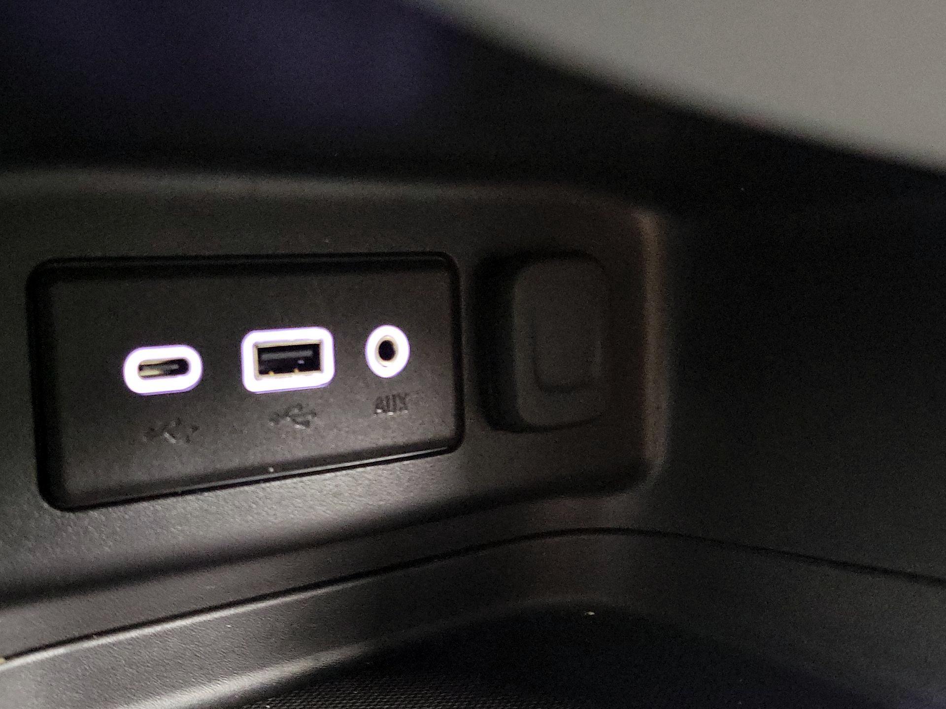 Thumbnail: 2020 Chevrolet Equinox - 18