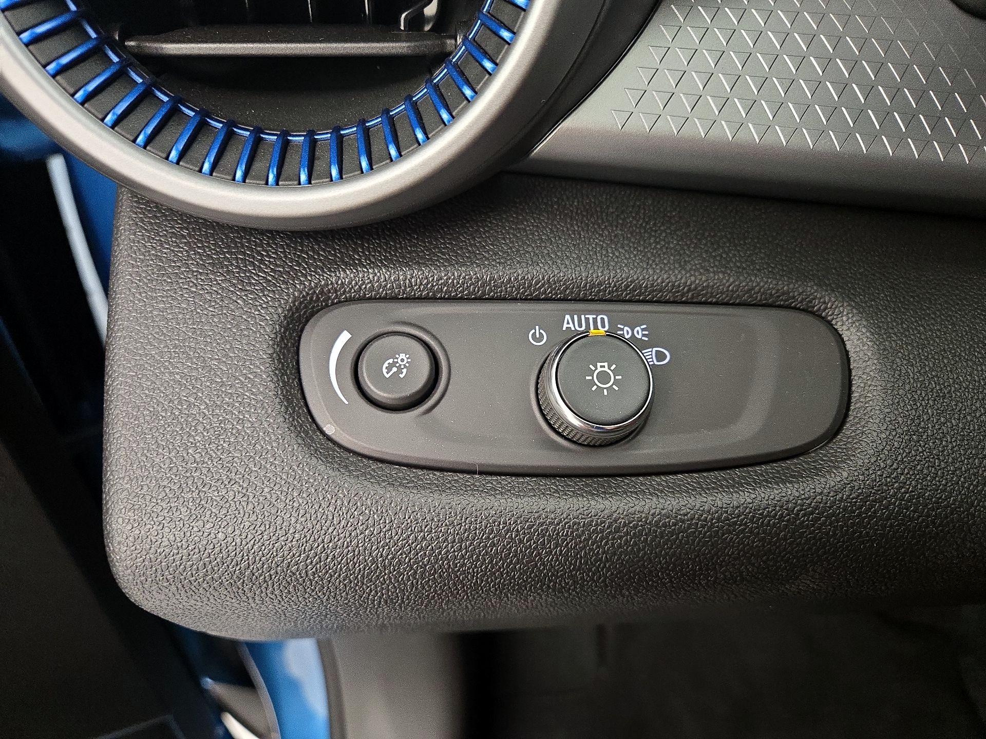 Thumbnail: 2025 Chevrolet Trax - 11