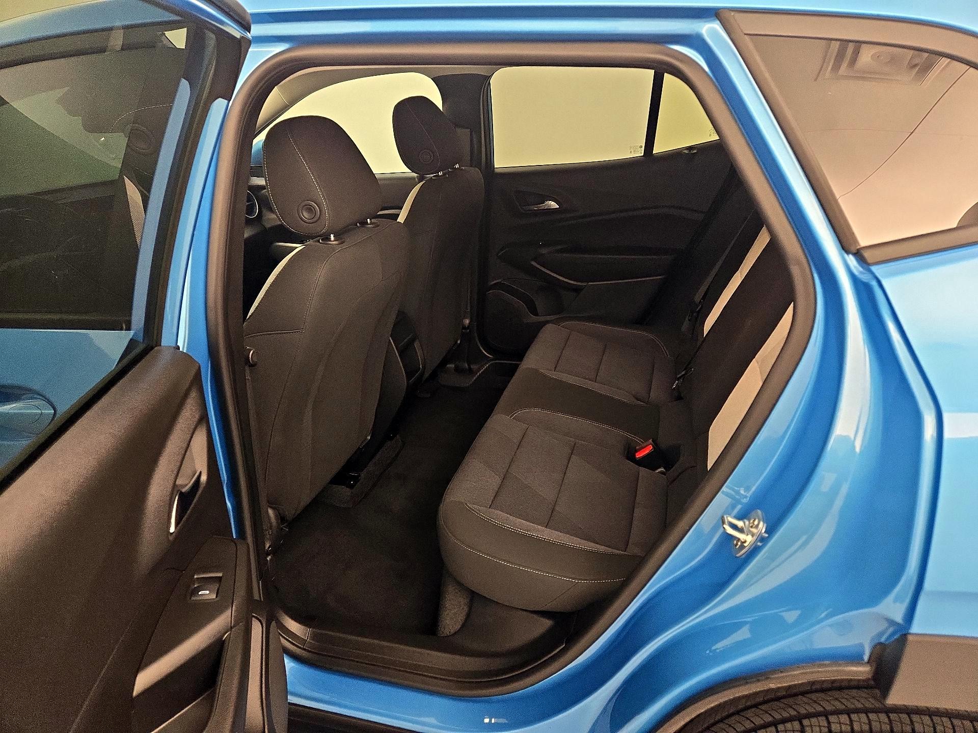 Thumbnail: 2025 Chevrolet Trax - 17