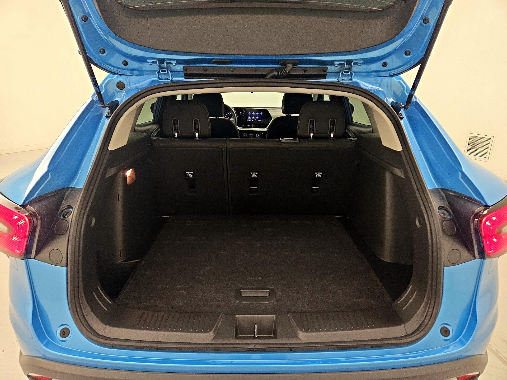 Thumbnail: 2025 Chevrolet Trax - 18