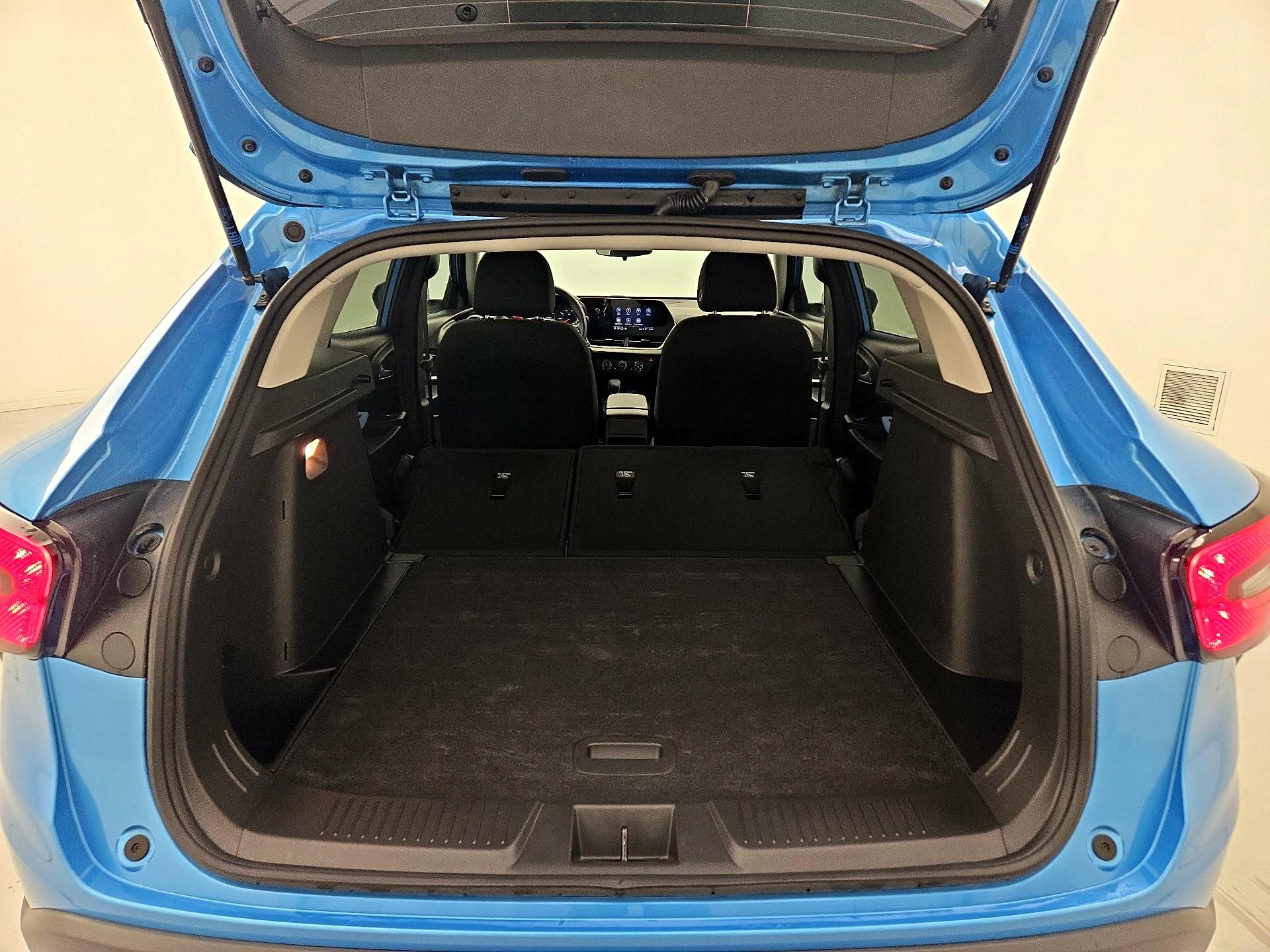 Thumbnail: 2025 Chevrolet Trax - 19