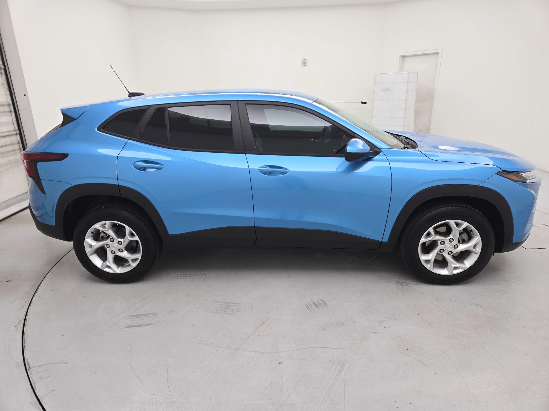 Thumbnail: 2025 Chevrolet Trax - 4