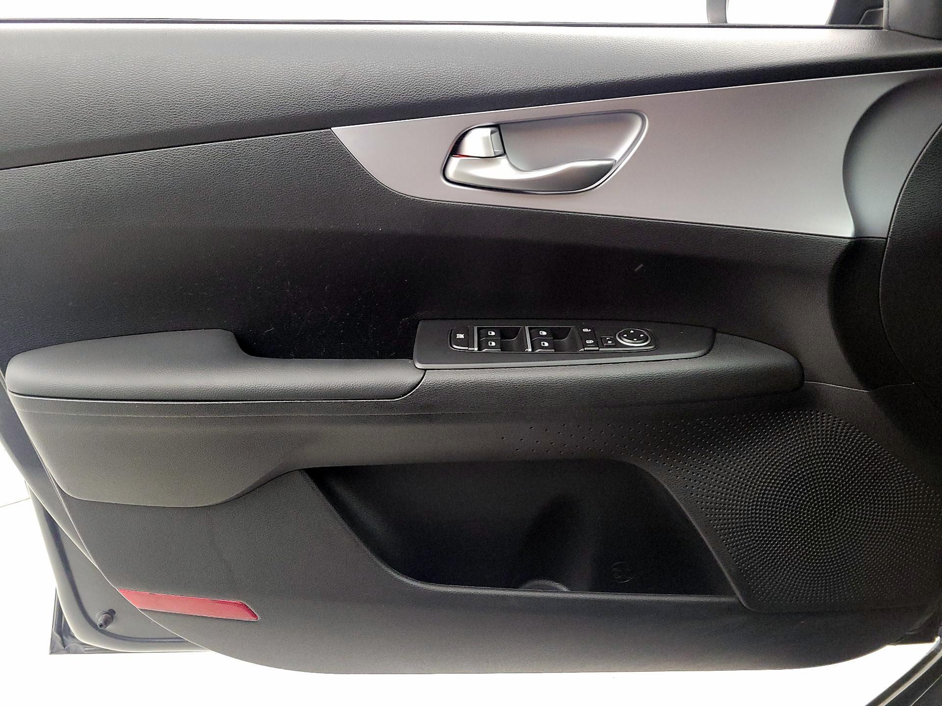 Thumbnail: 2024 Kia Forte - 12