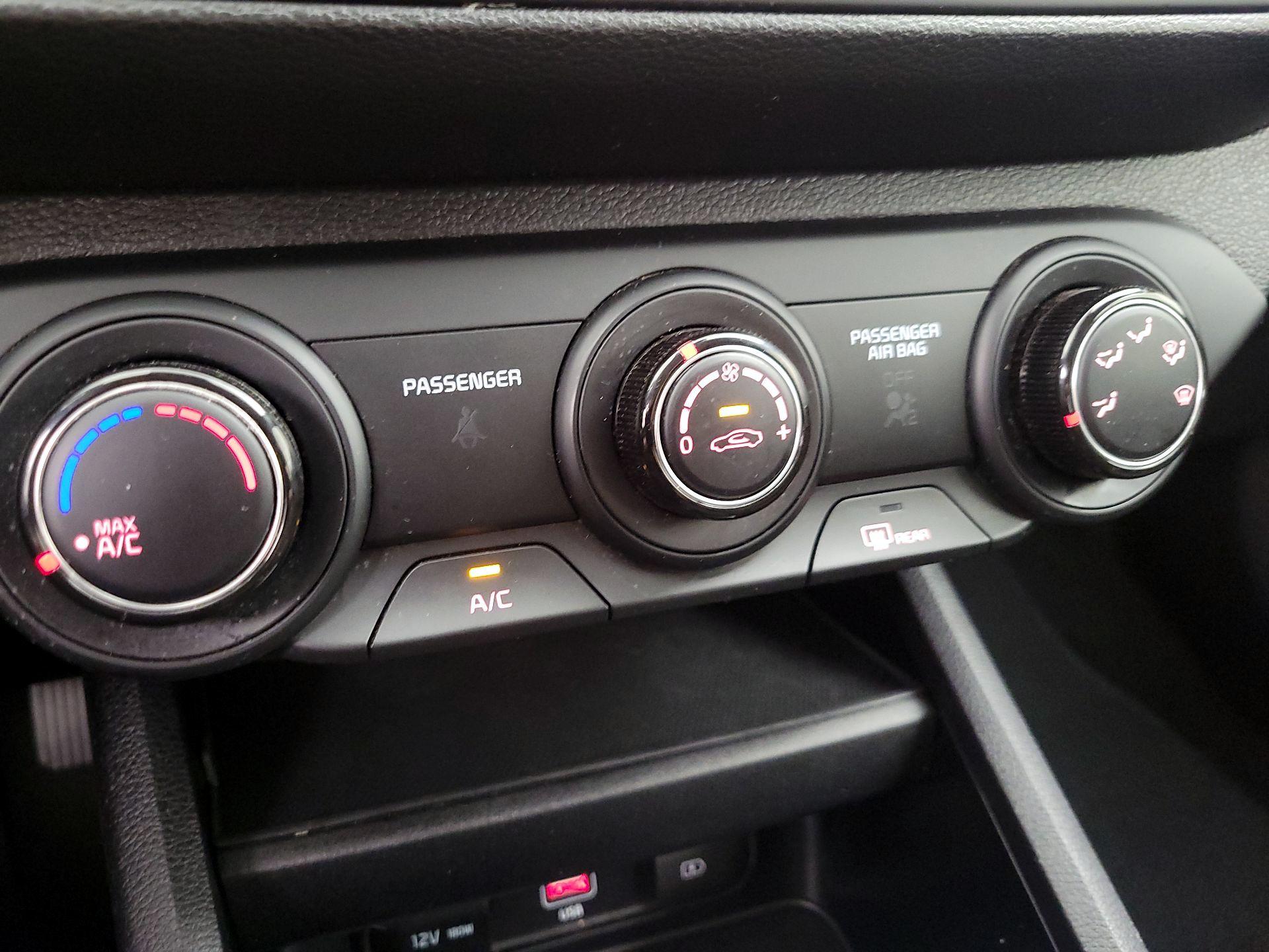 Thumbnail: 2024 Kia Forte - 16